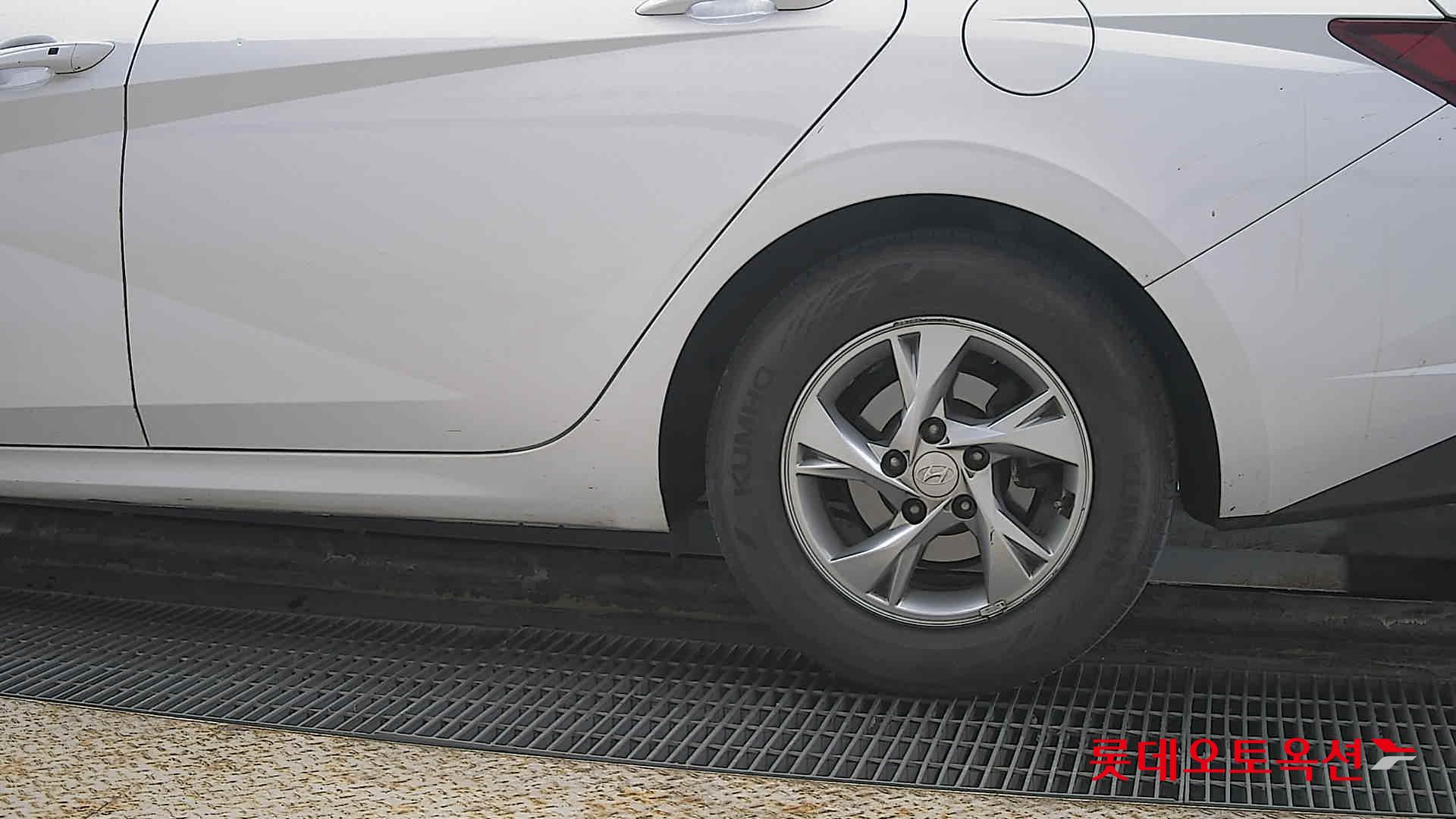 Hyundai Avante id 3822838 из Кореи 22