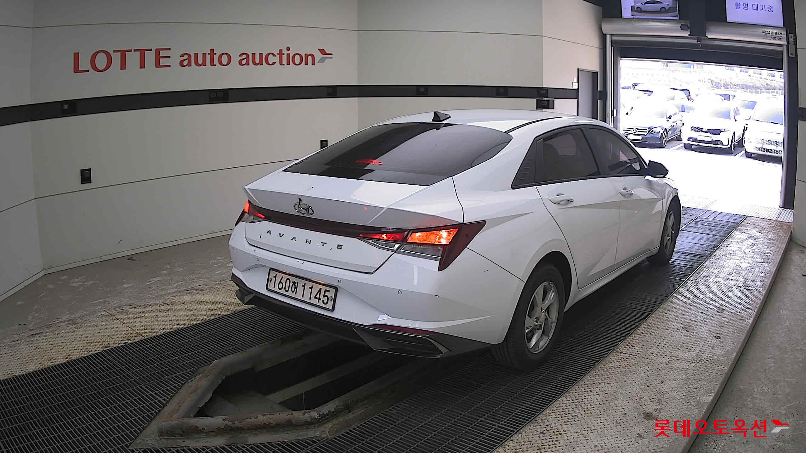 Hyundai Avante 2021 Polar White из Кореи, фото 4