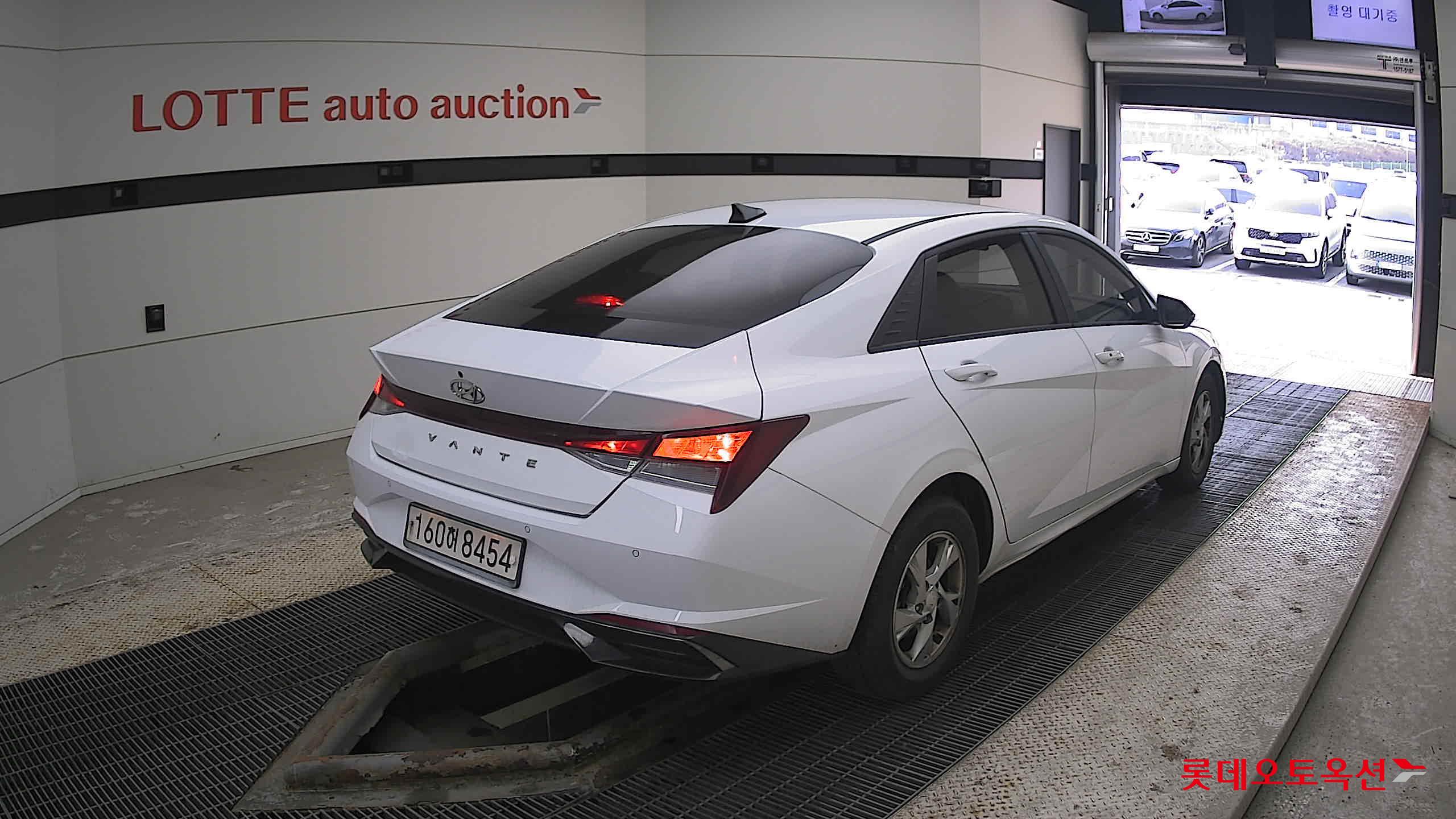 Hyundai Avante 2021 Polar White из Кореи, фото 4
