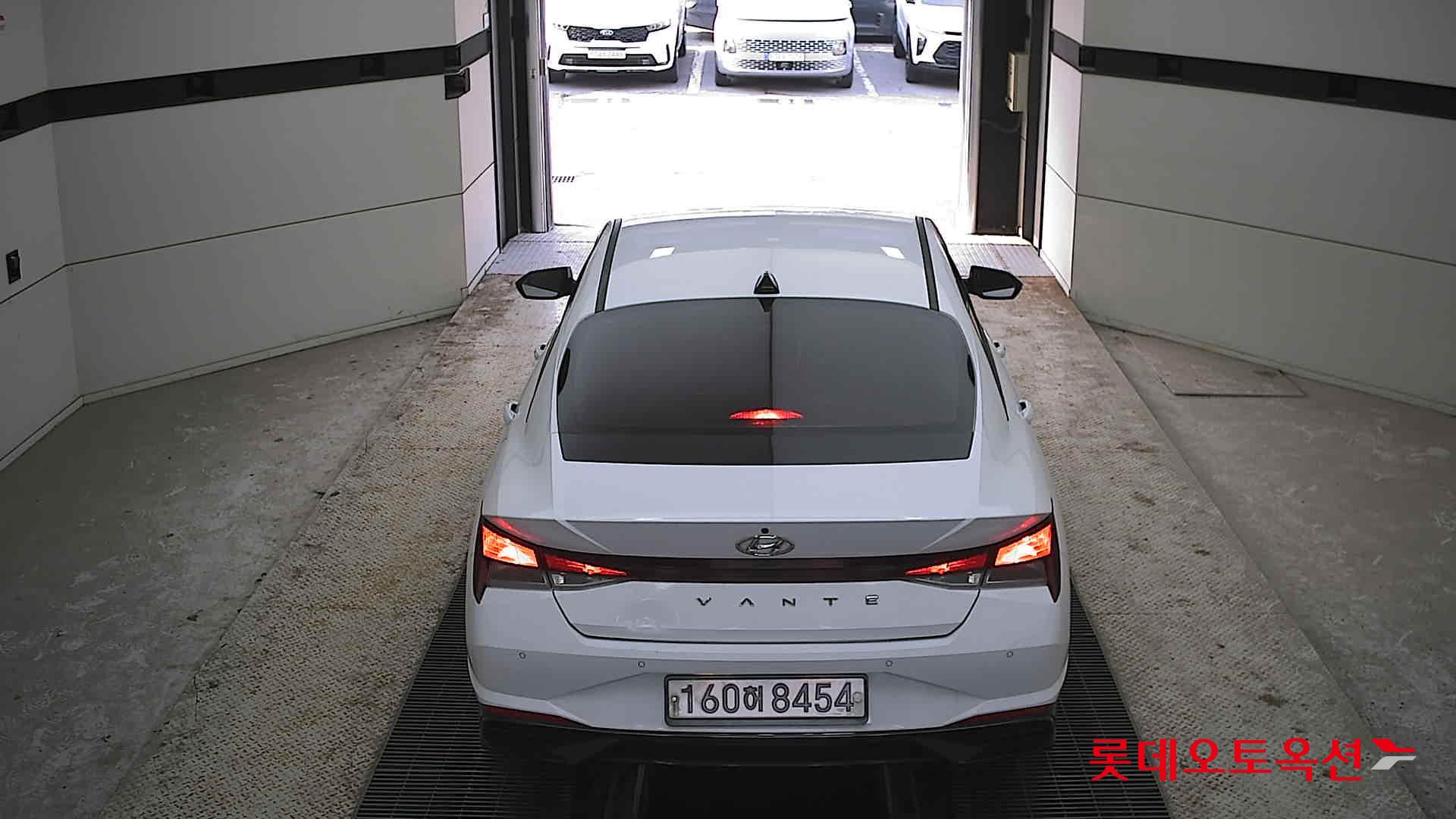 Hyundai Avante 2021 Polar White из Кореи, фото 5