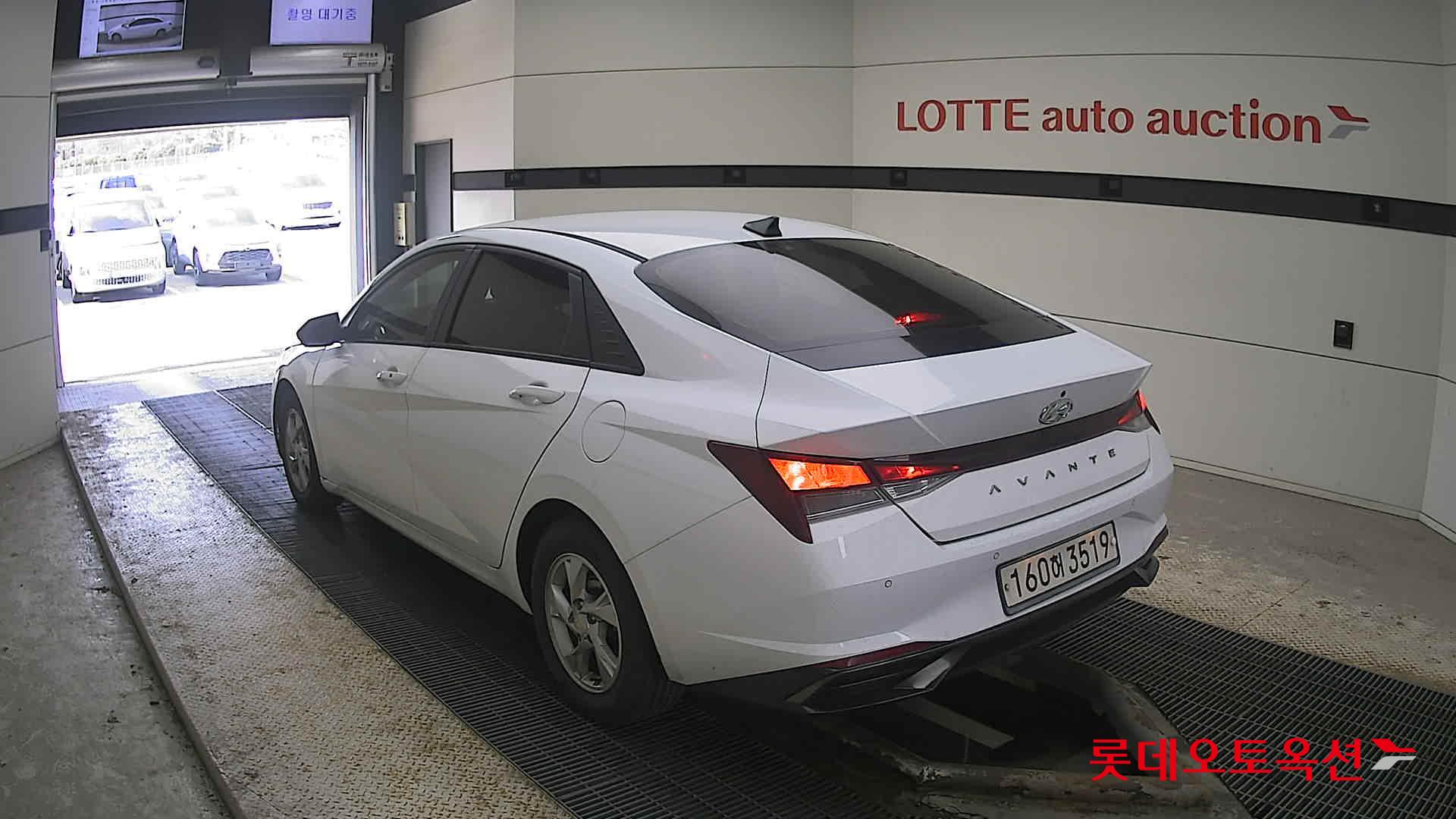Hyundai Avante 2021 Polar White из Кореи, фото 6