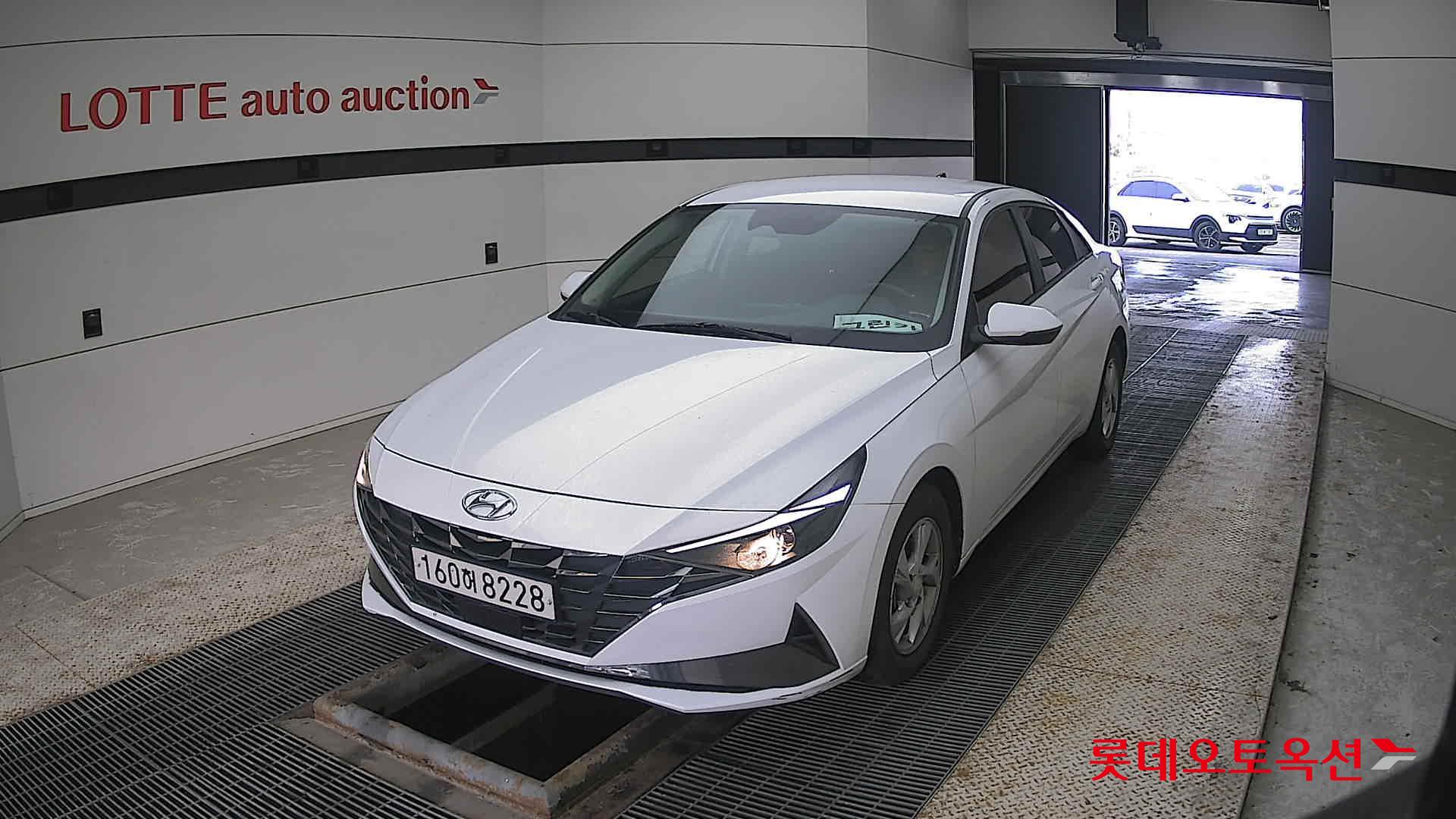 Hyundai Avante 2021 Polar White из Кореи