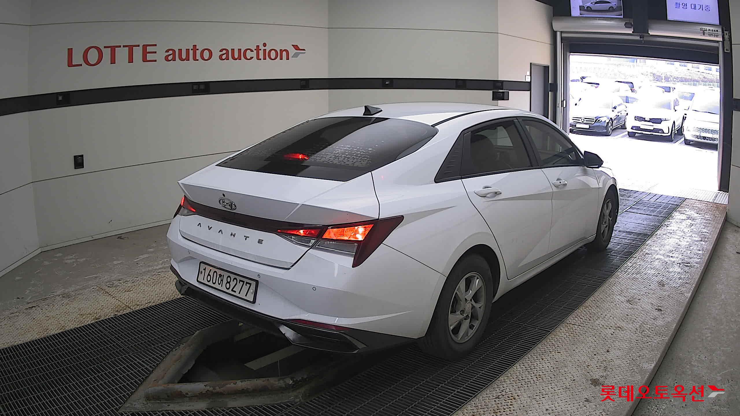 Hyundai Avante 2021 Polar White из Кореи, фото 4