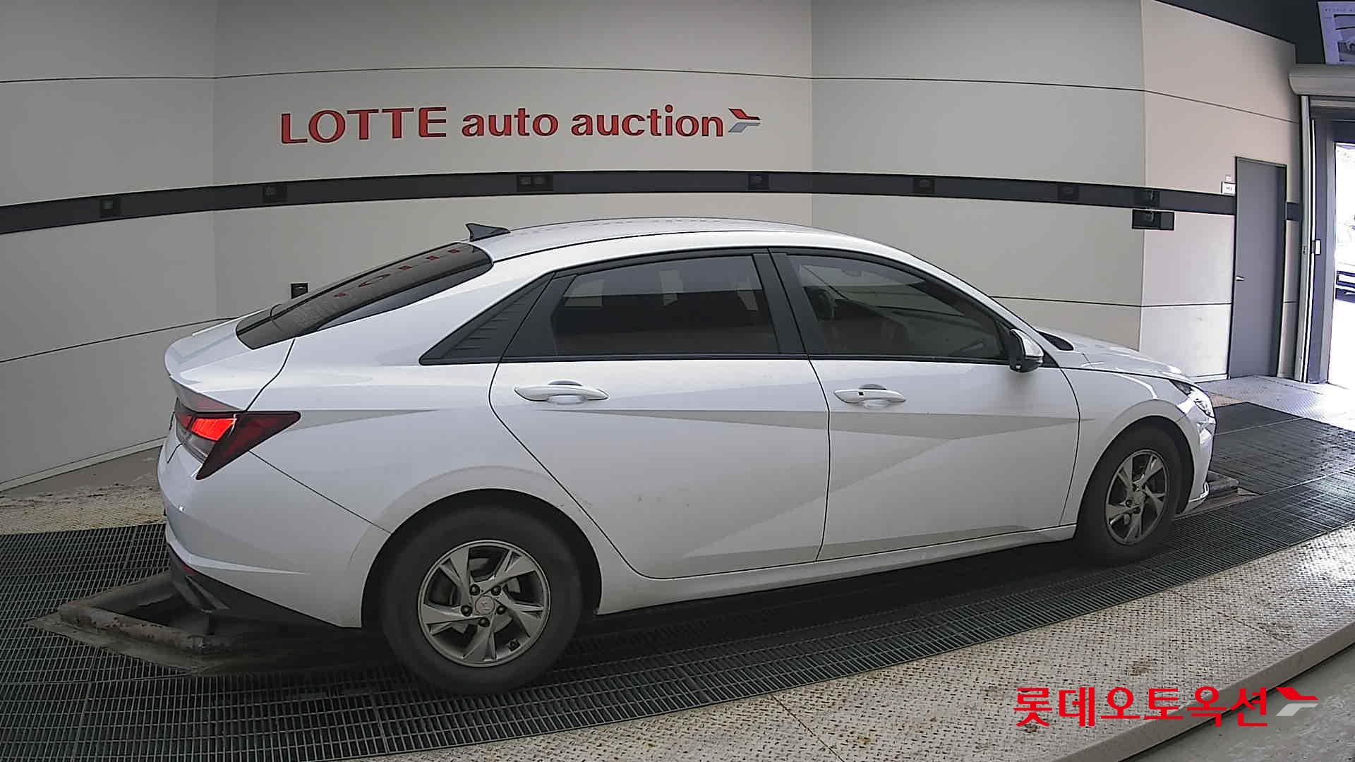 Hyundai Avante id 3822817 из Кореи 18