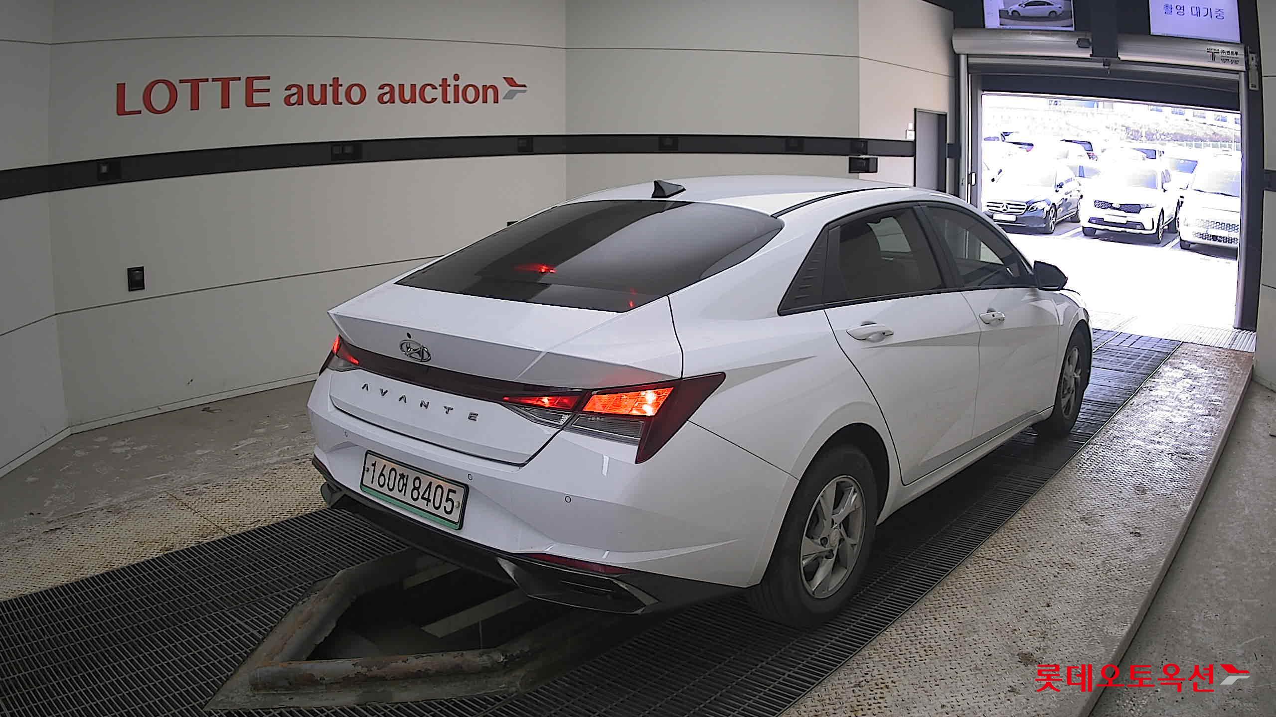 Hyundai Avante 2021 Polar White из Кореи, фото 4