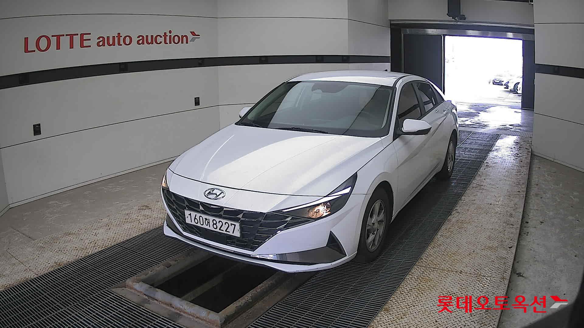 Hyundai Avante 2021 Polar White из Кореи