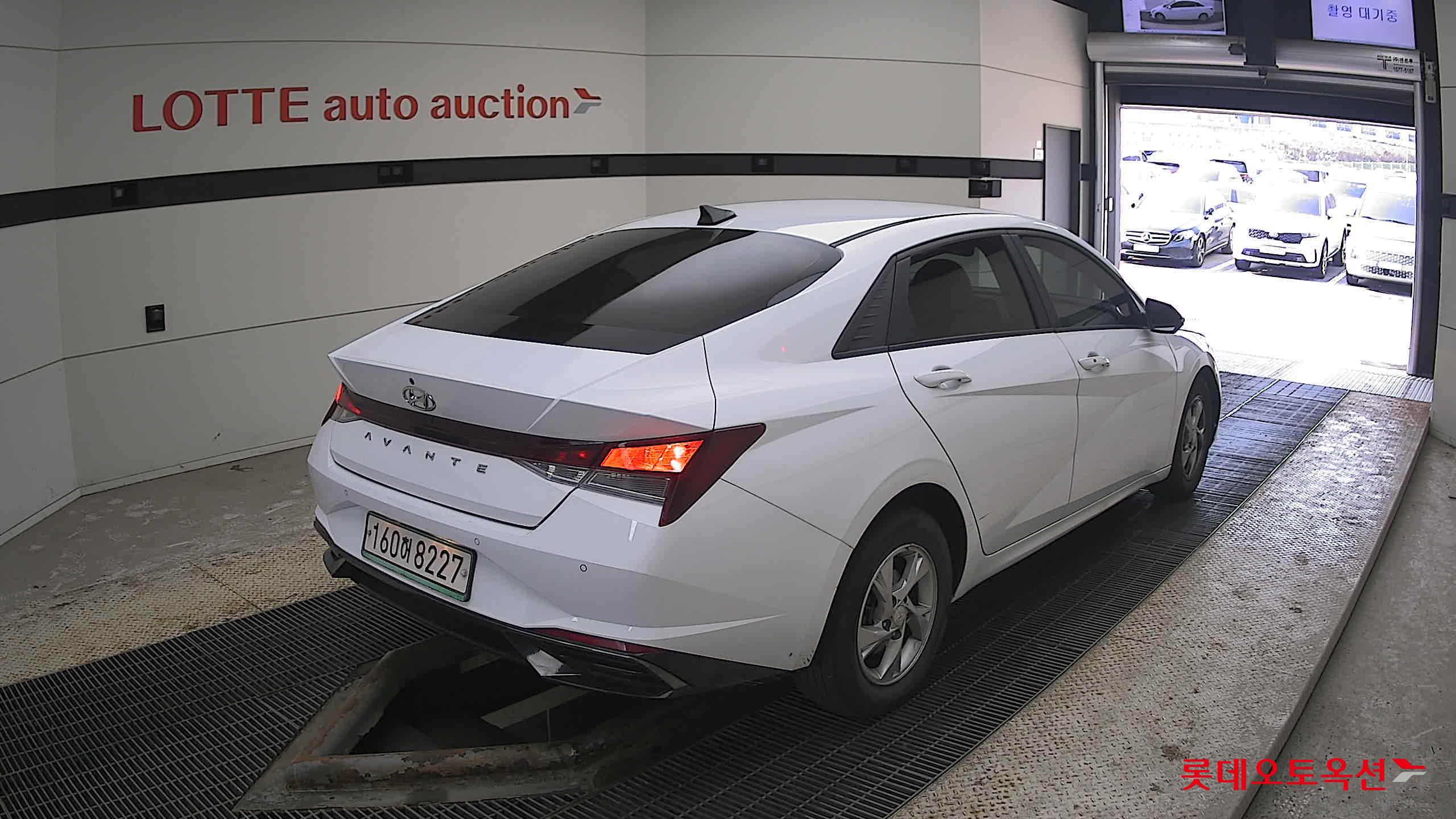 Hyundai Avante 2021 Polar White из Кореи, фото 4
