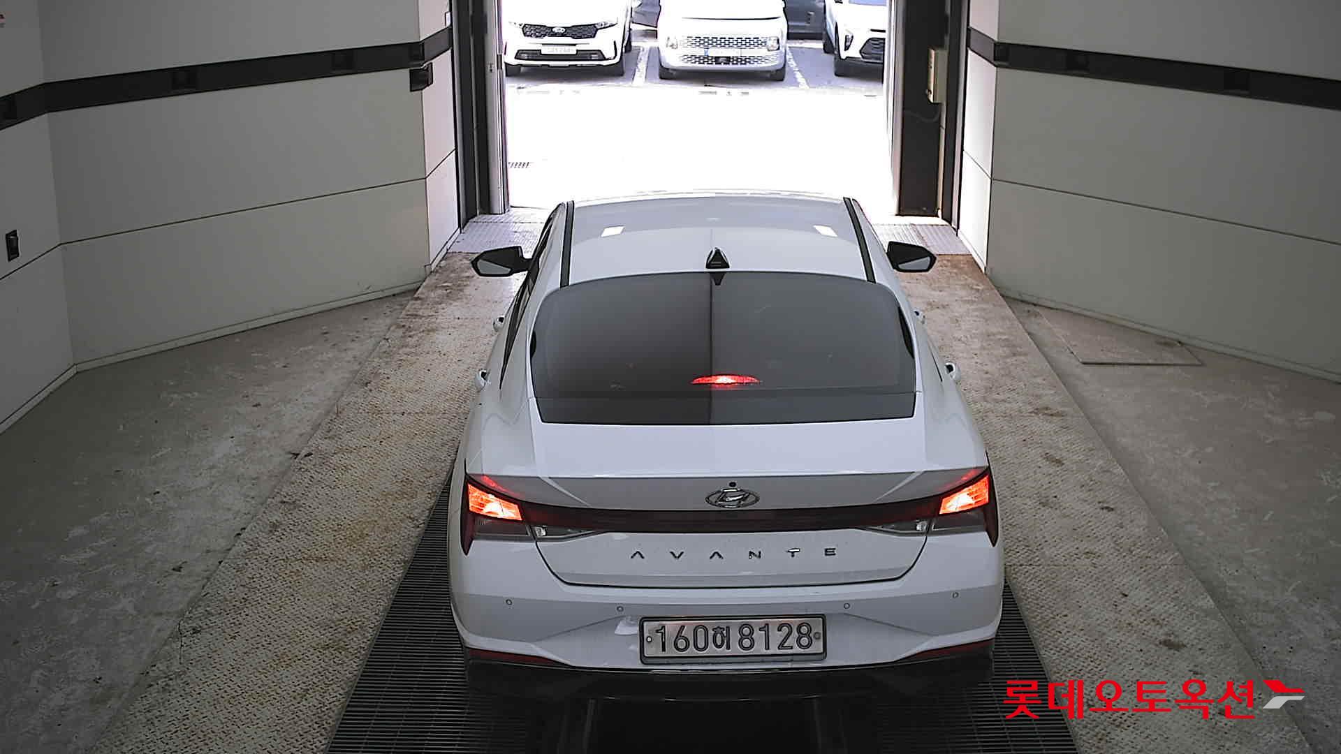 Hyundai Avante 2021 Polar White из Кореи, фото 5