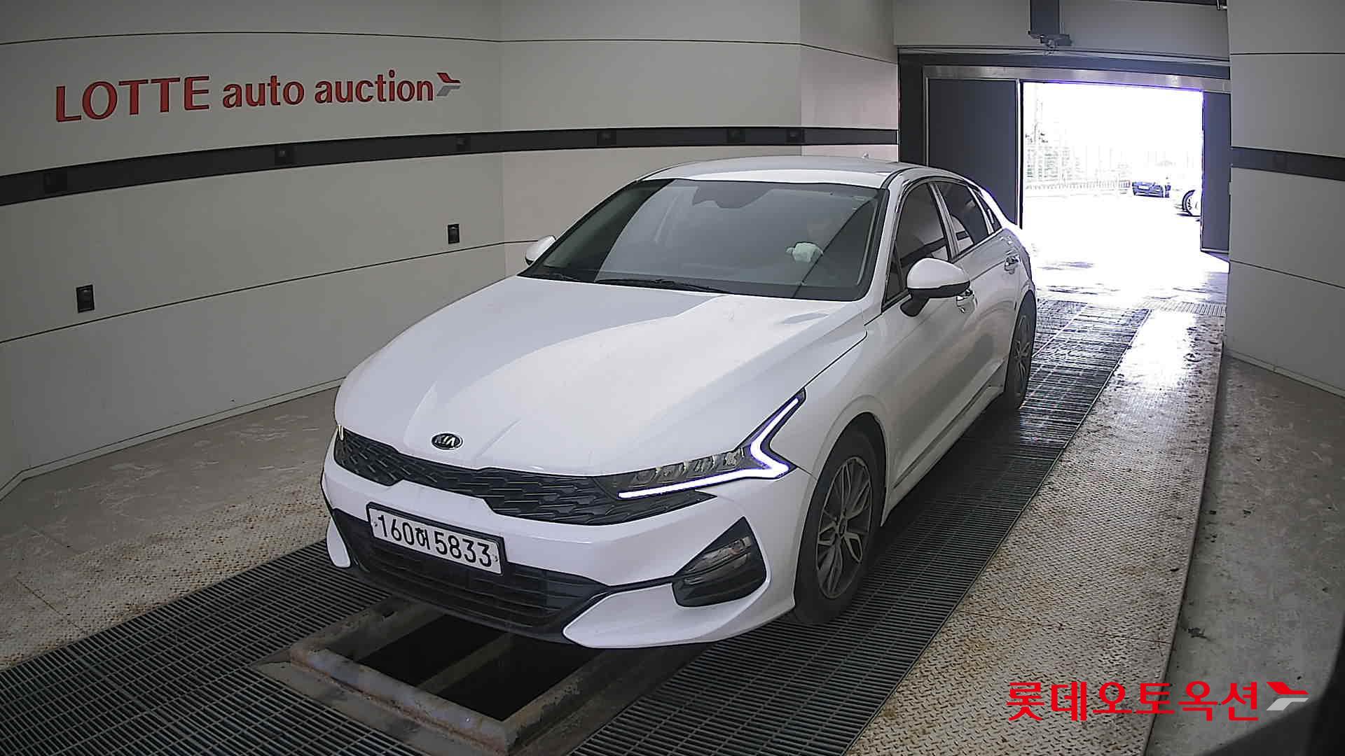 Kia K5 2021 Snow White Pearl (optional) из Кореи