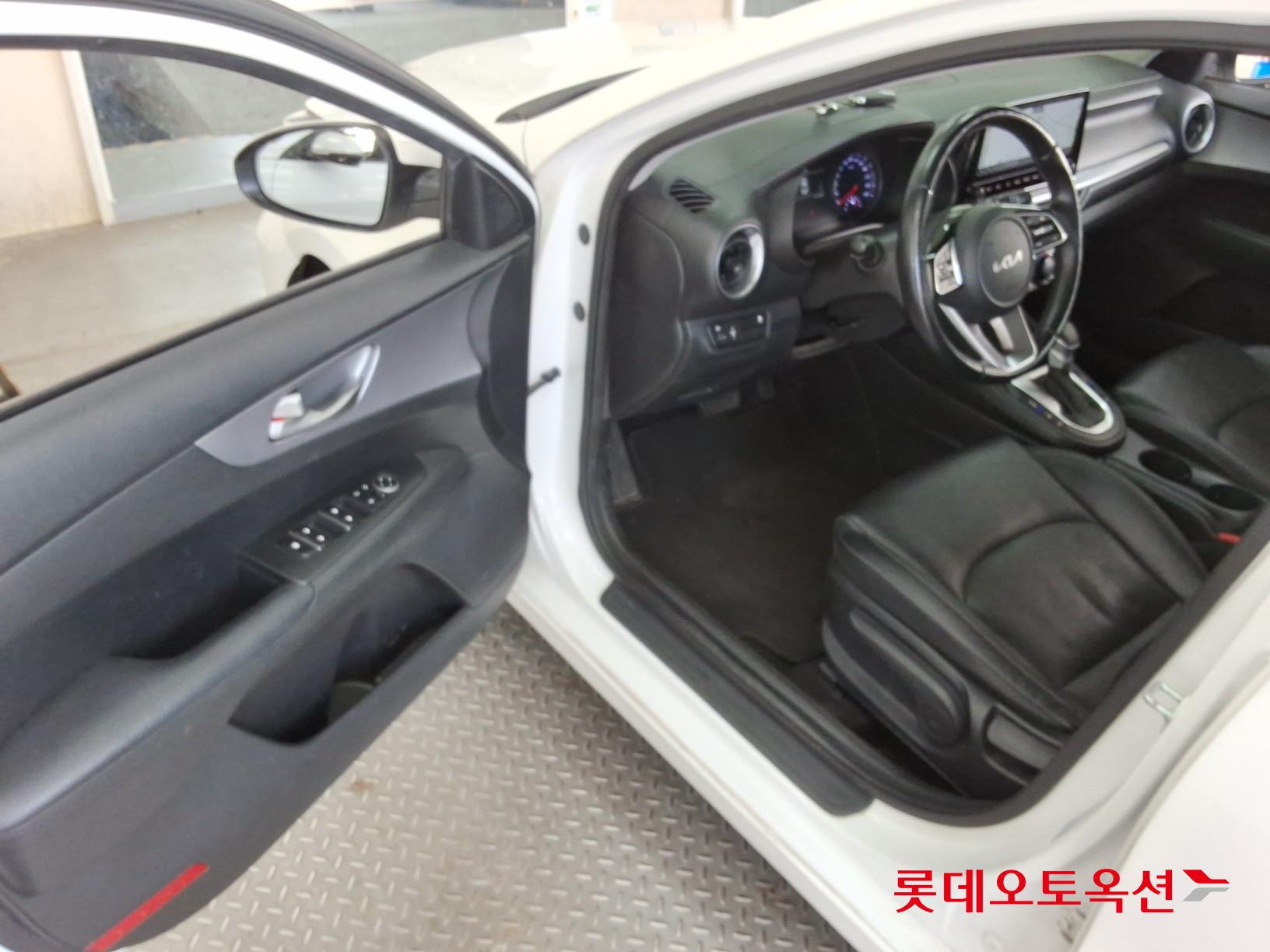 Kia K3 id 3816402 из Кореи 35