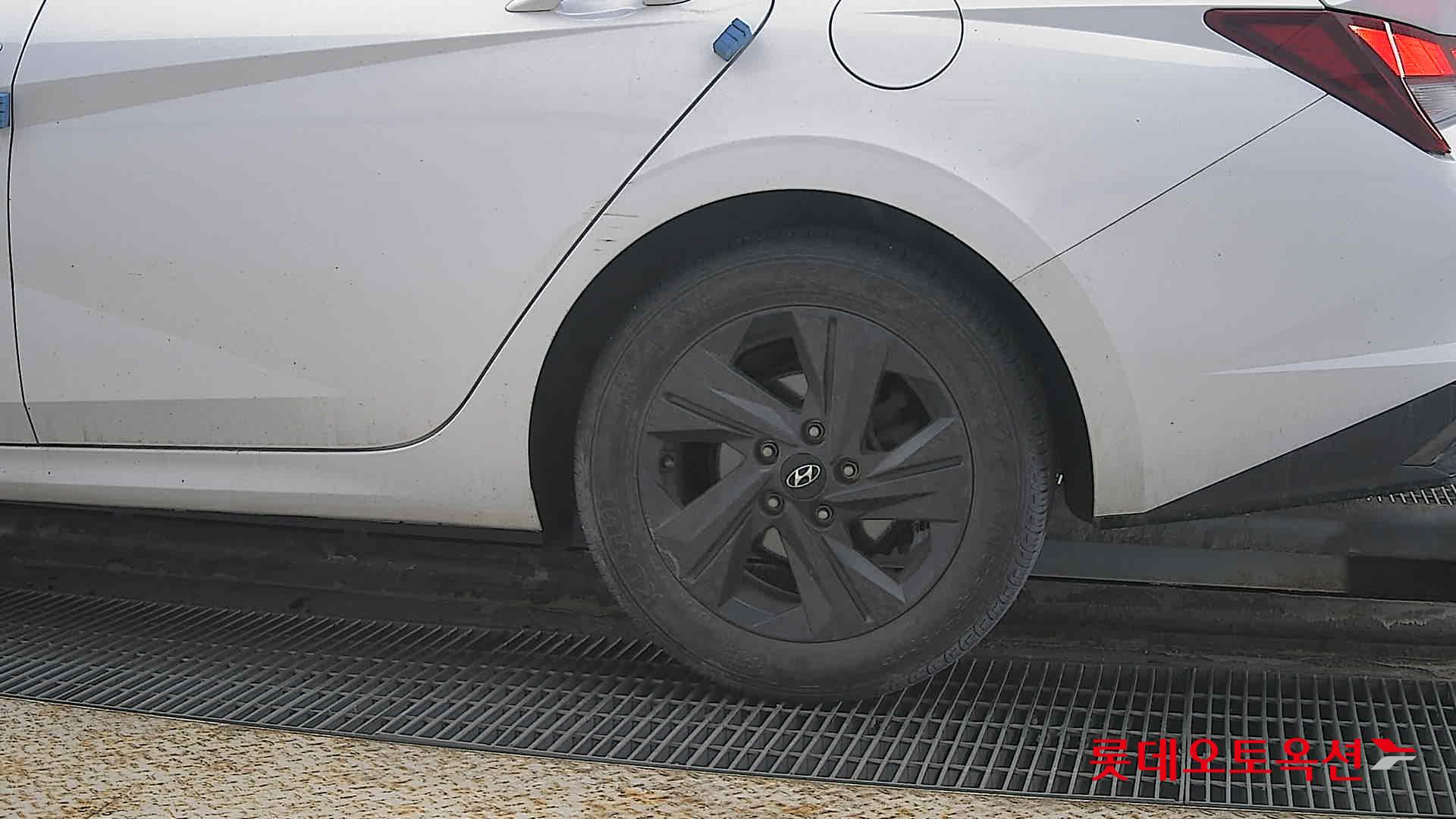 Hyundai Avante Hybrid id 3822860 из Кореи 22