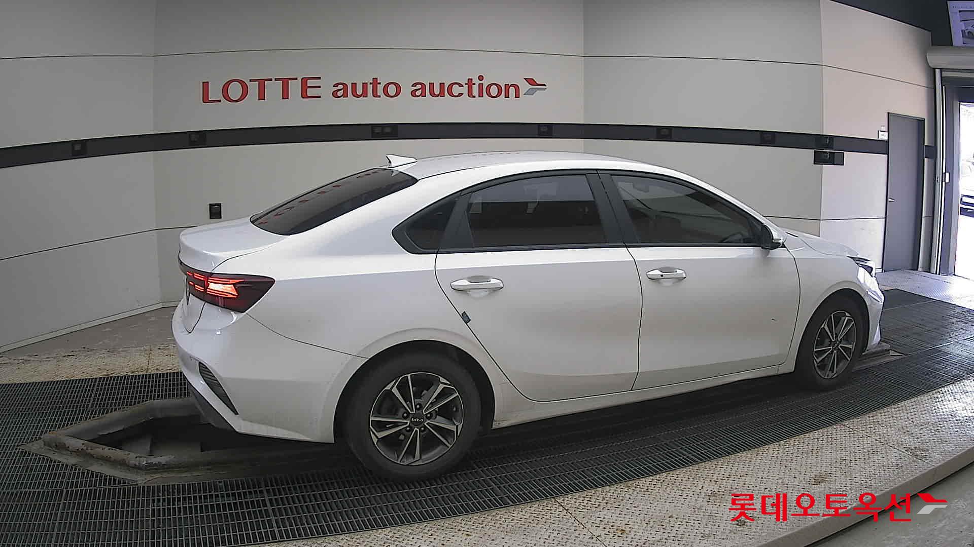 Kia K3 id 3822906 из Кореи 18