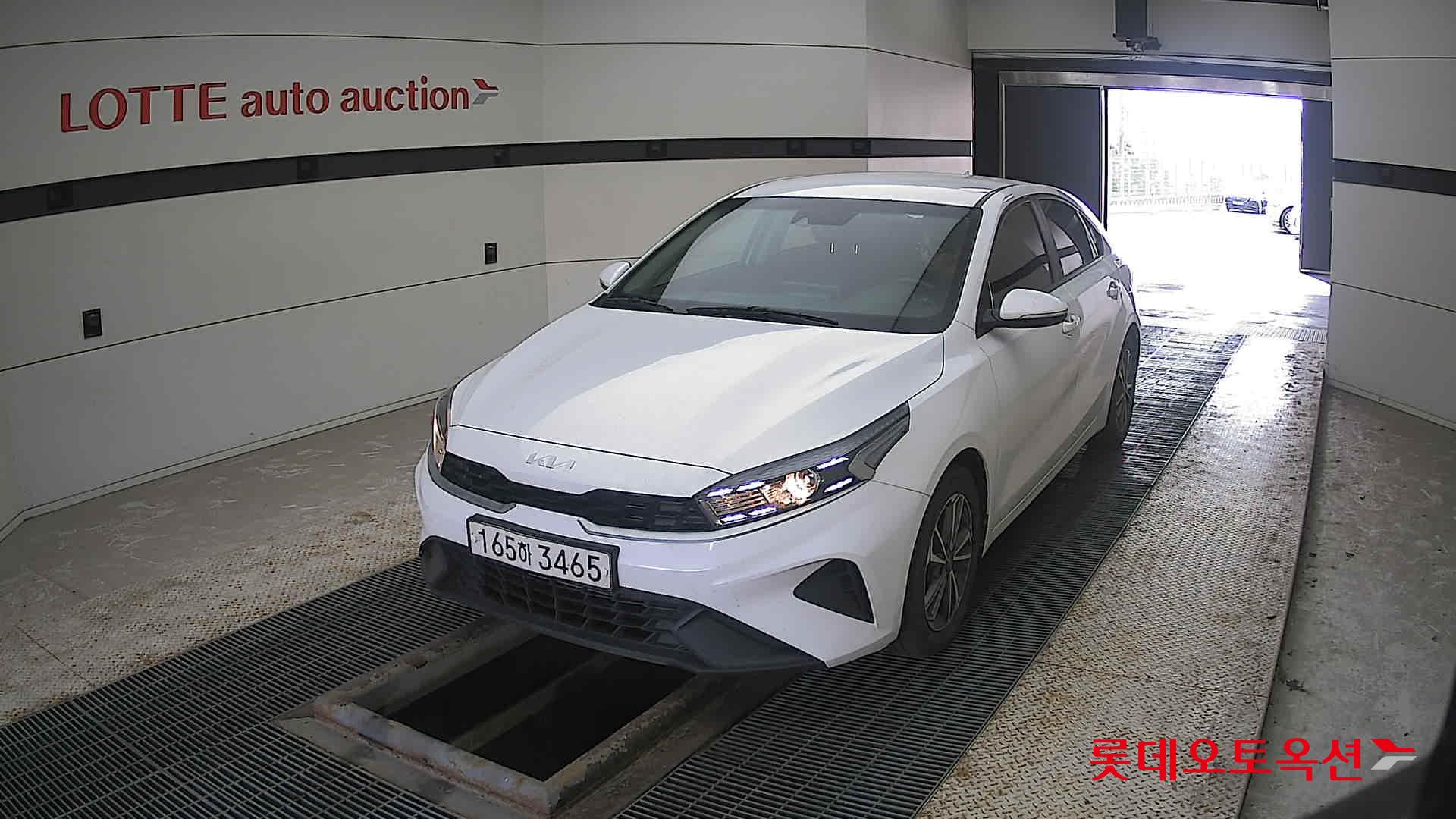 Kia K3 2022 Snow White Pearl из Кореи