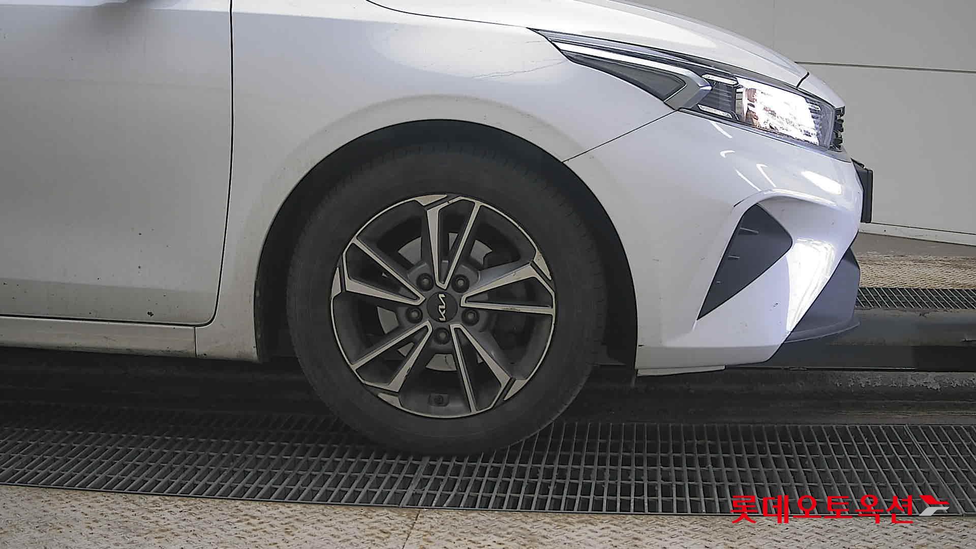 Kia K3 id 3822961 из Кореи 23