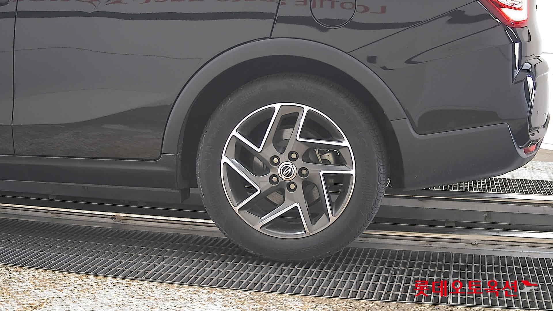 سانغ يونغ تيفولي