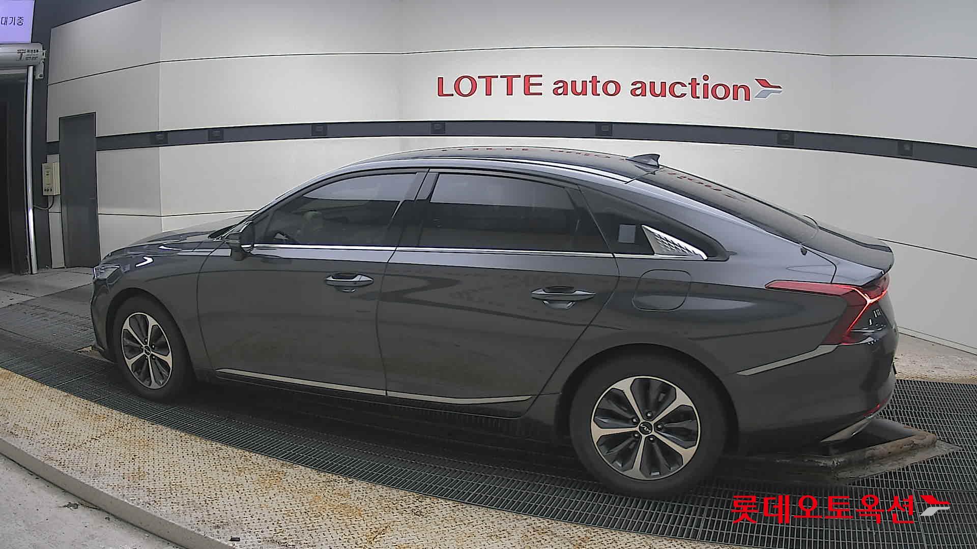 Kia K8 2022 - Image 14