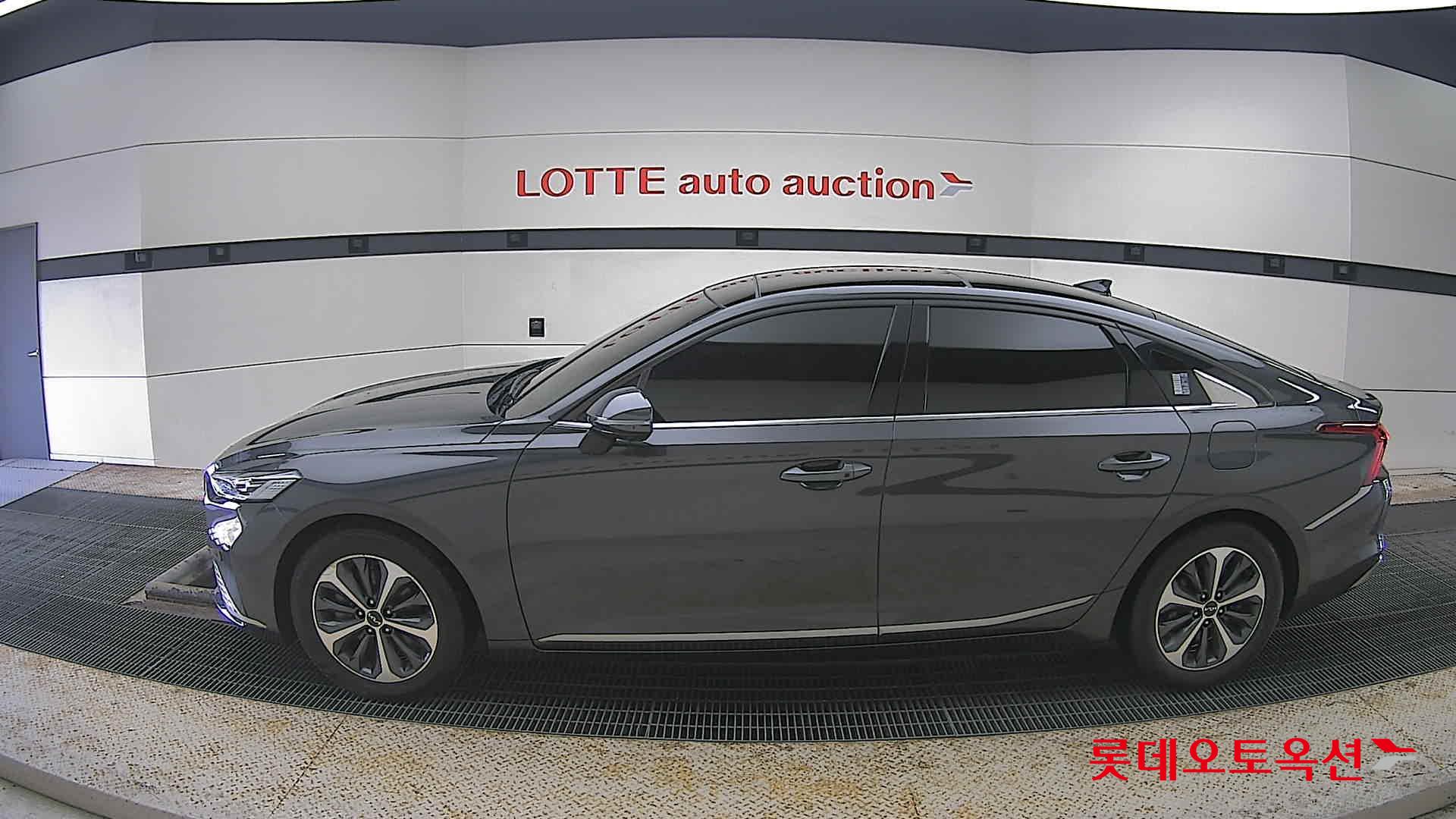 كيا K8 2022 - صورة 13