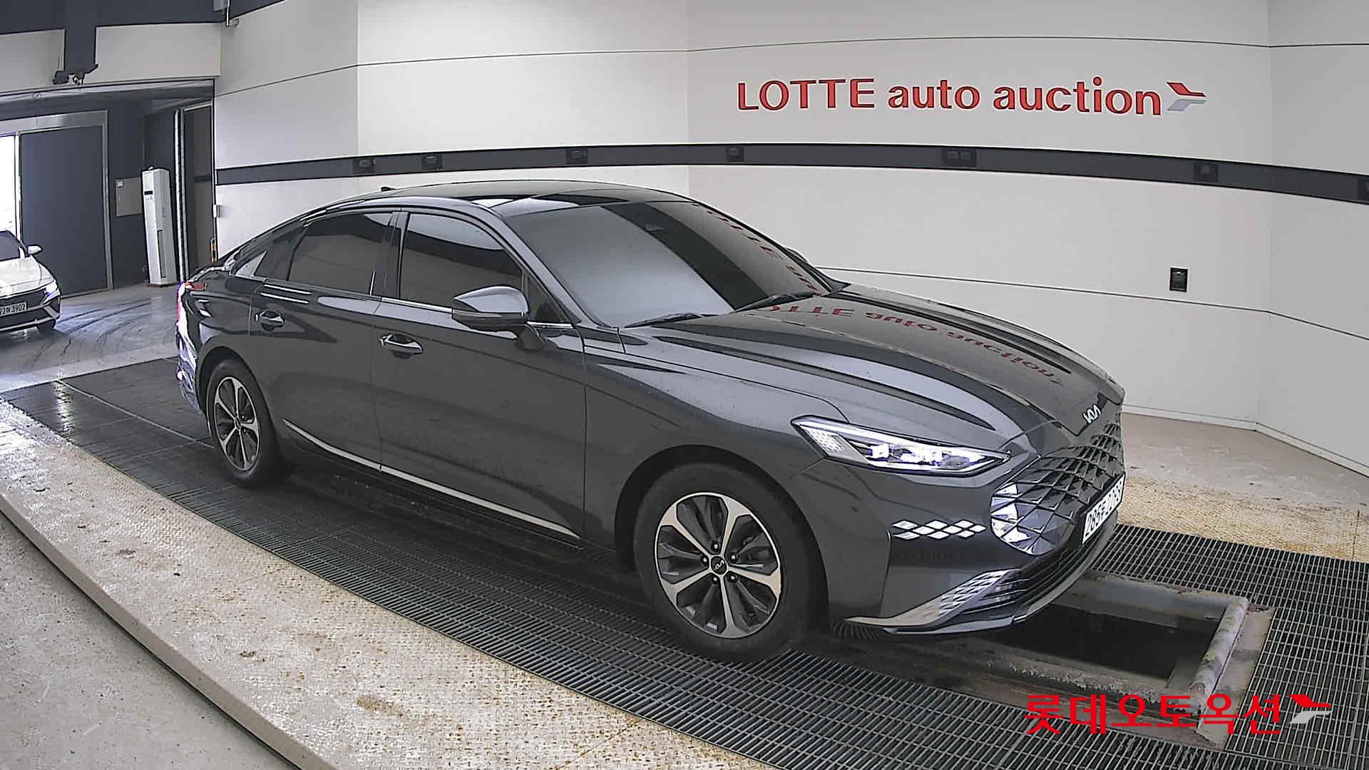 كيا K8 2022 - صورة 23