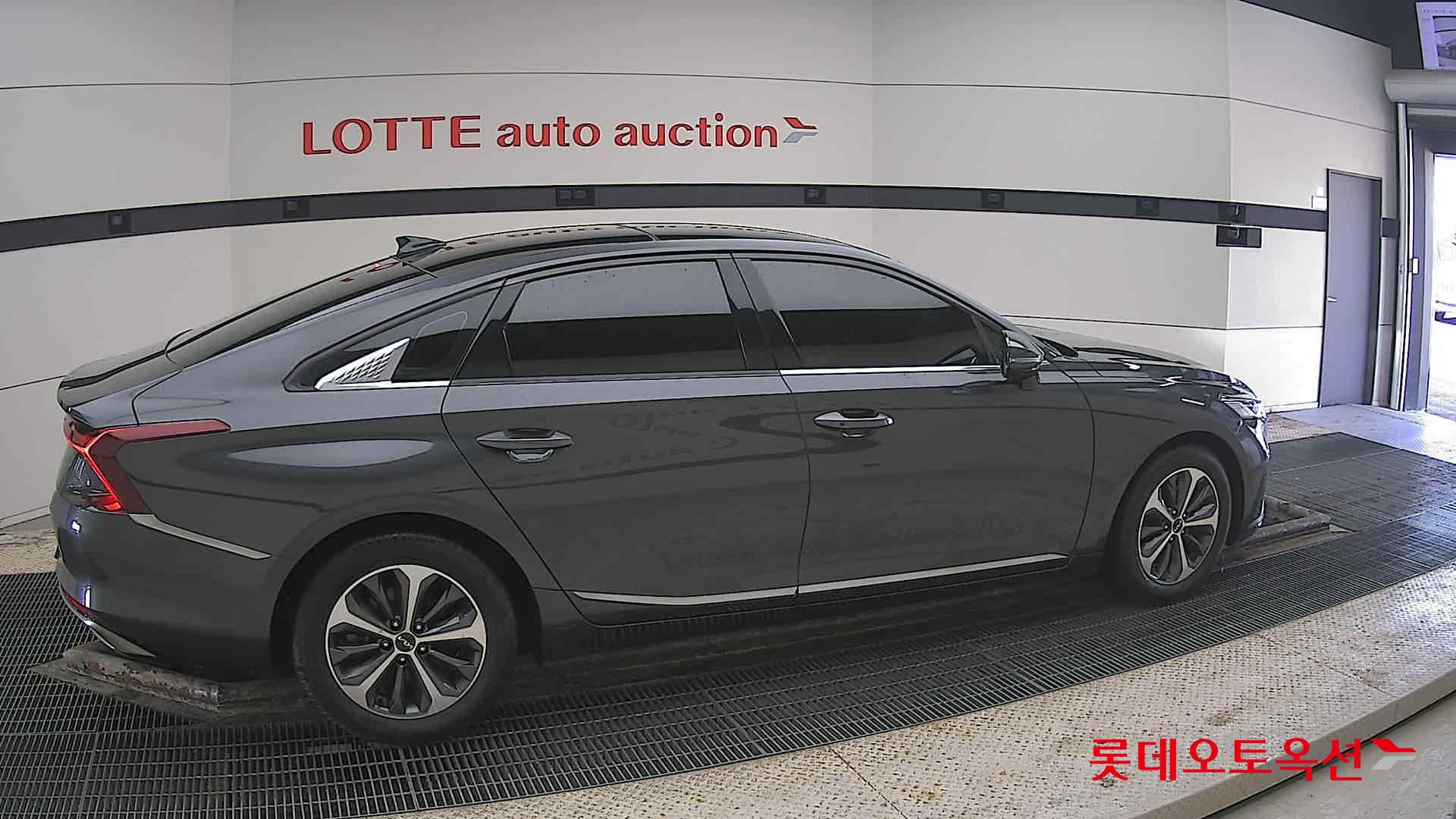 كيا K8 2022 - صورة 20