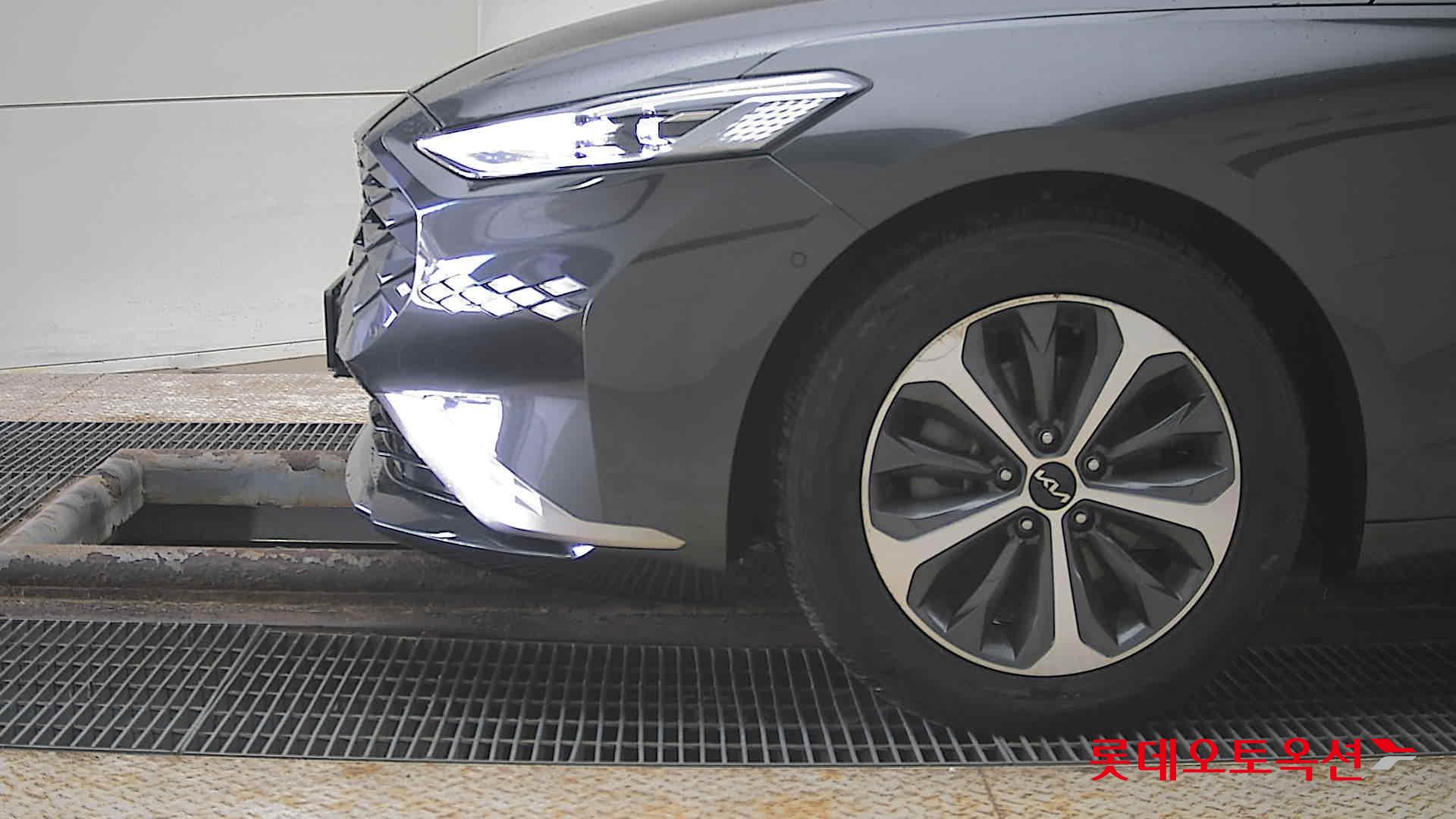 كيا K8 2022 - صورة 25