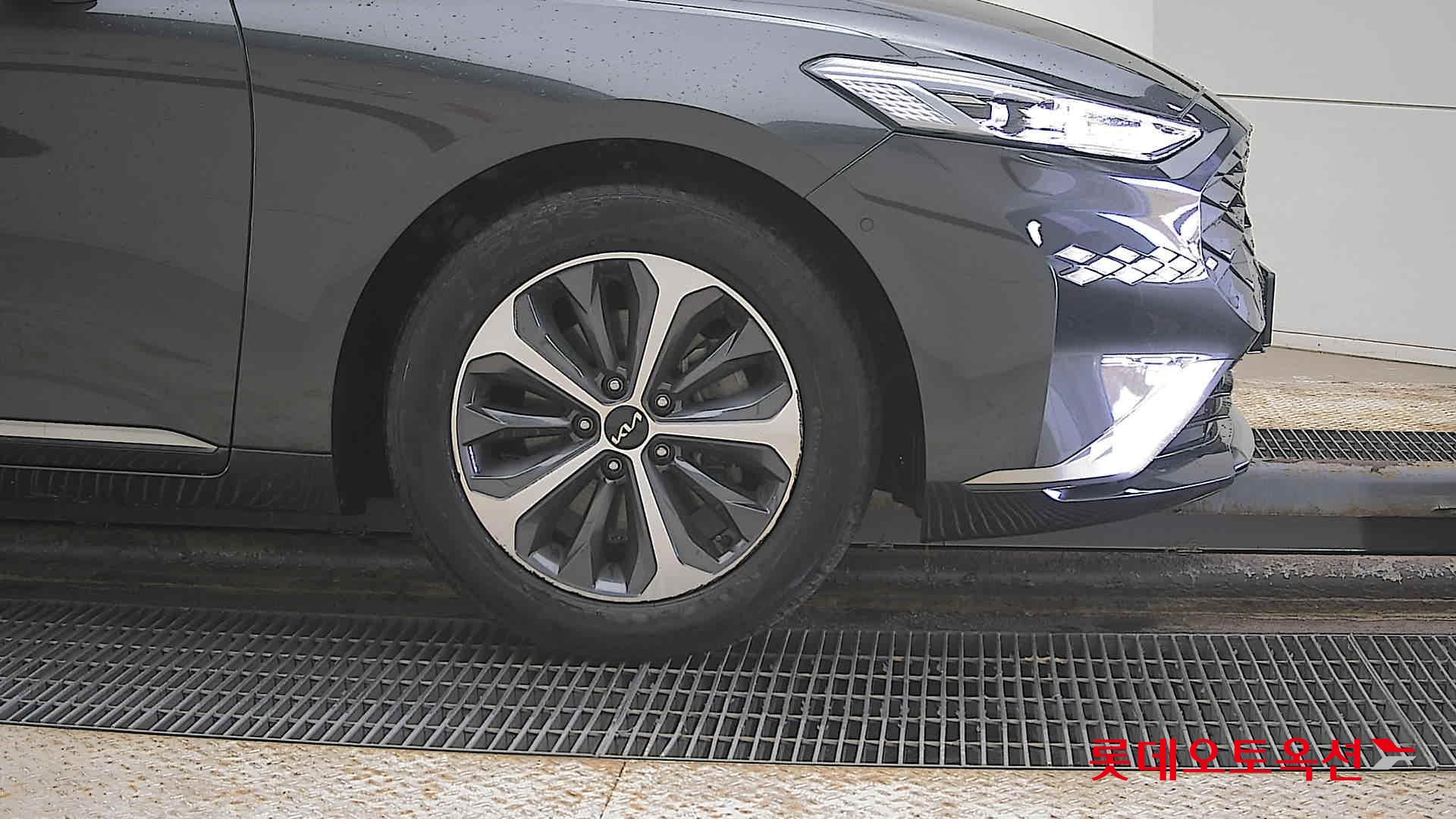 كيا K8 2022 - صورة 27