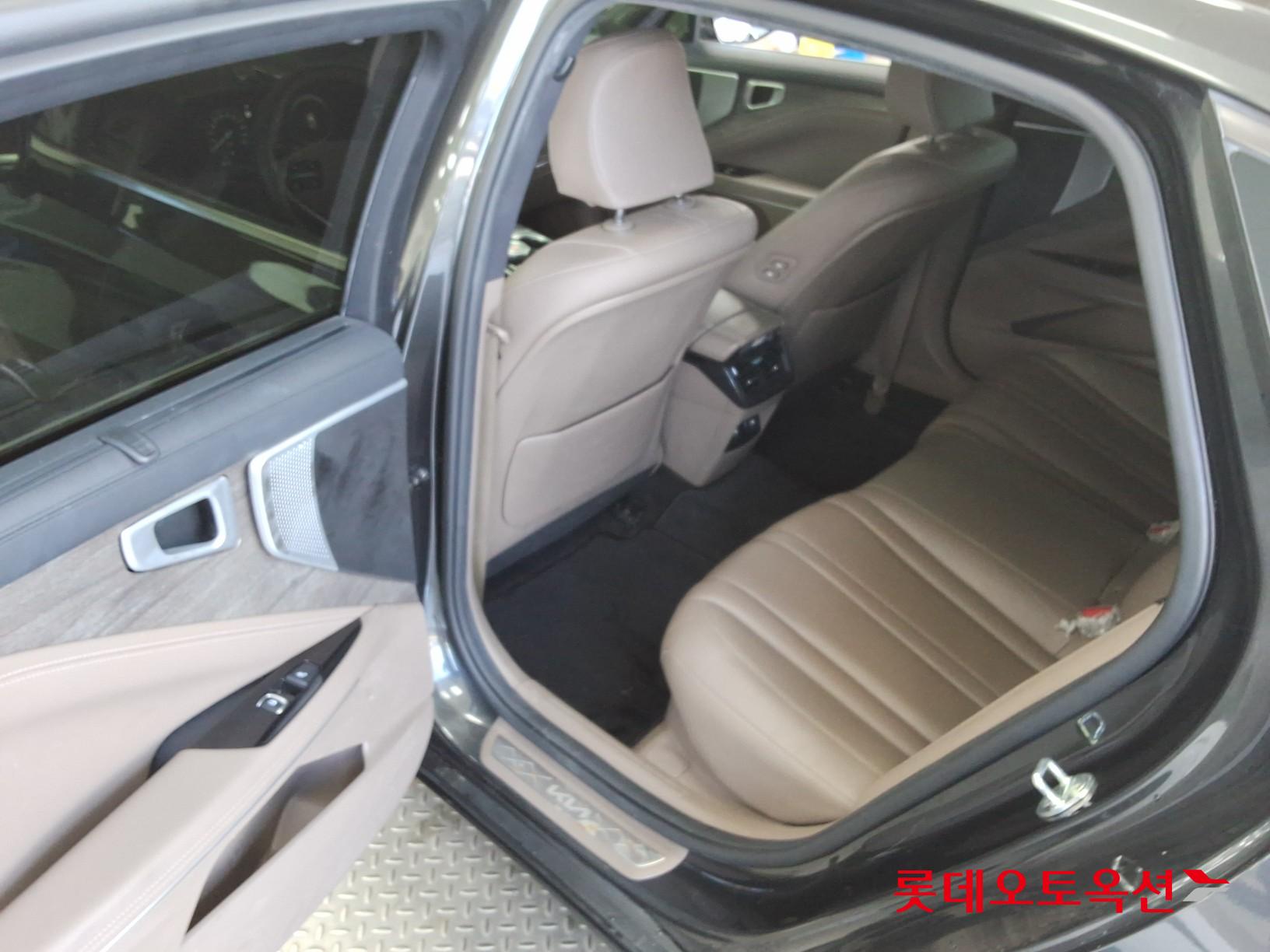 كيا K8 2022 - صورة 37