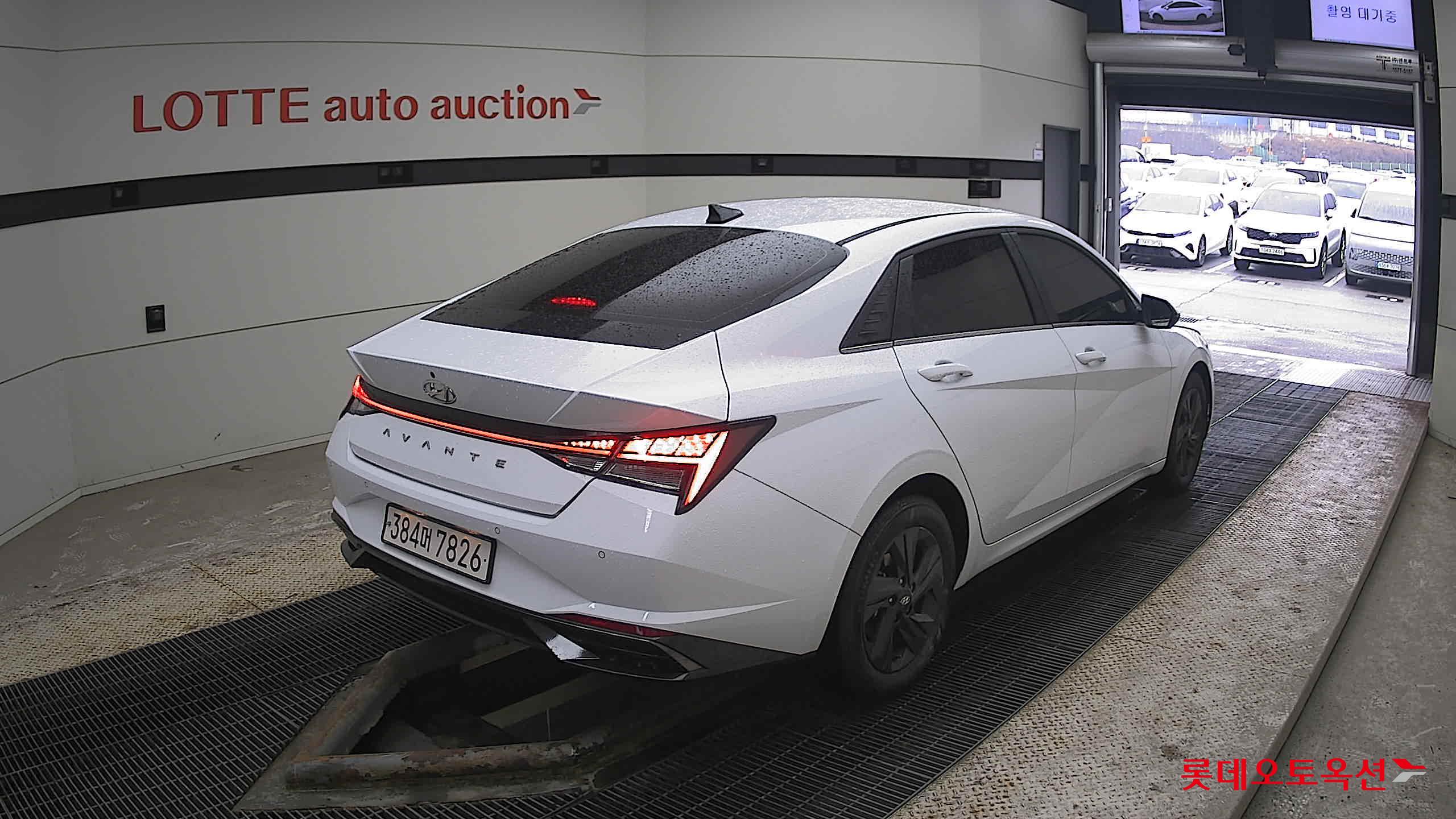 Hyundai Avante 2022 Polar White из Кореи, фото 4