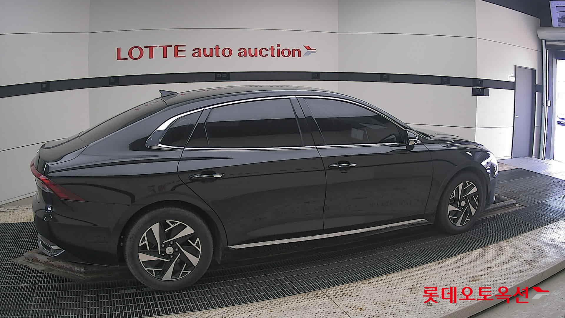 Hyundai Grandeur Hybrid id 3840205 из Кореи 18