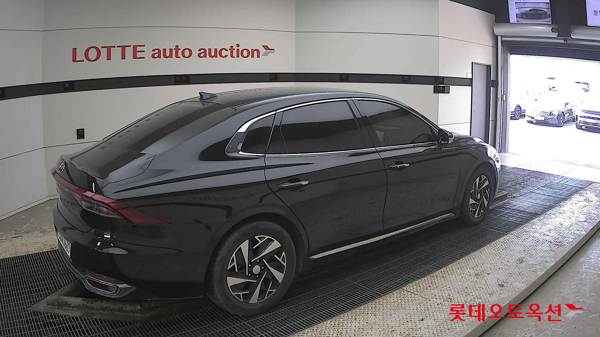 Hyundai Grandeur Hybrid id 3840205 из Кореи 19