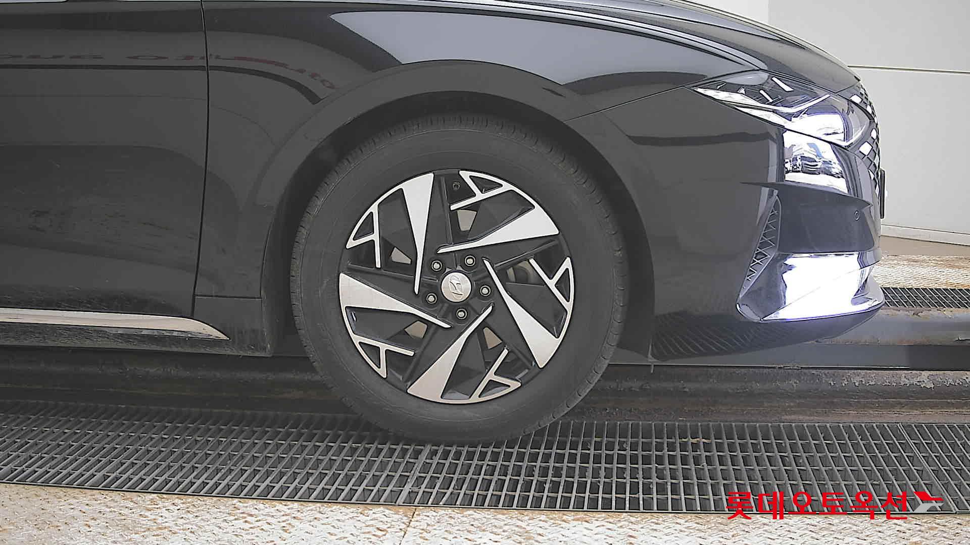 Hyundai Grandeur Hybrid id 3840205 из Кореи 23