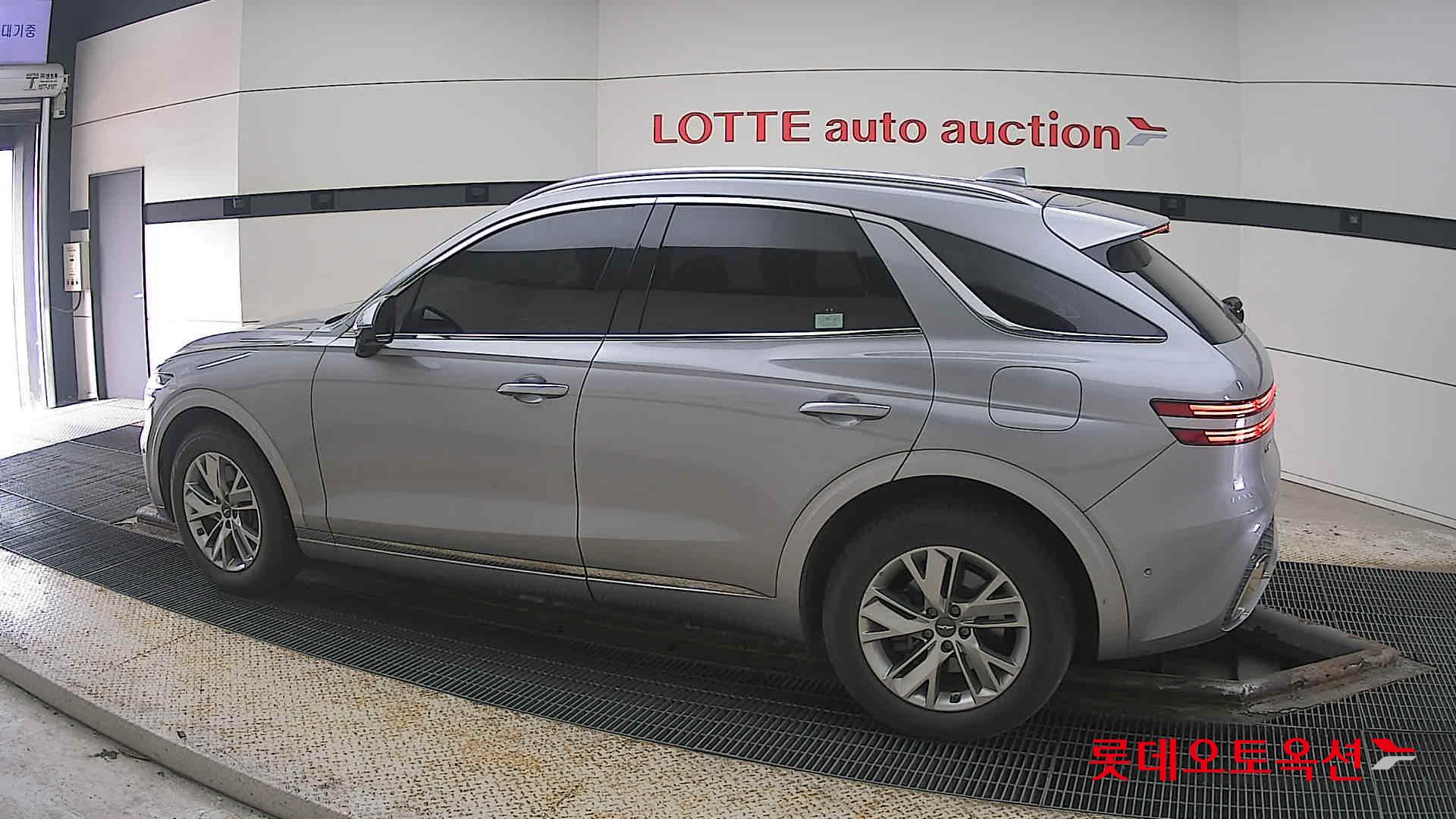 جينسس جي في 70