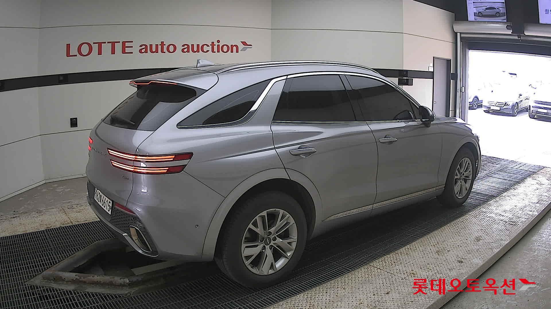 جينسس جي في 70