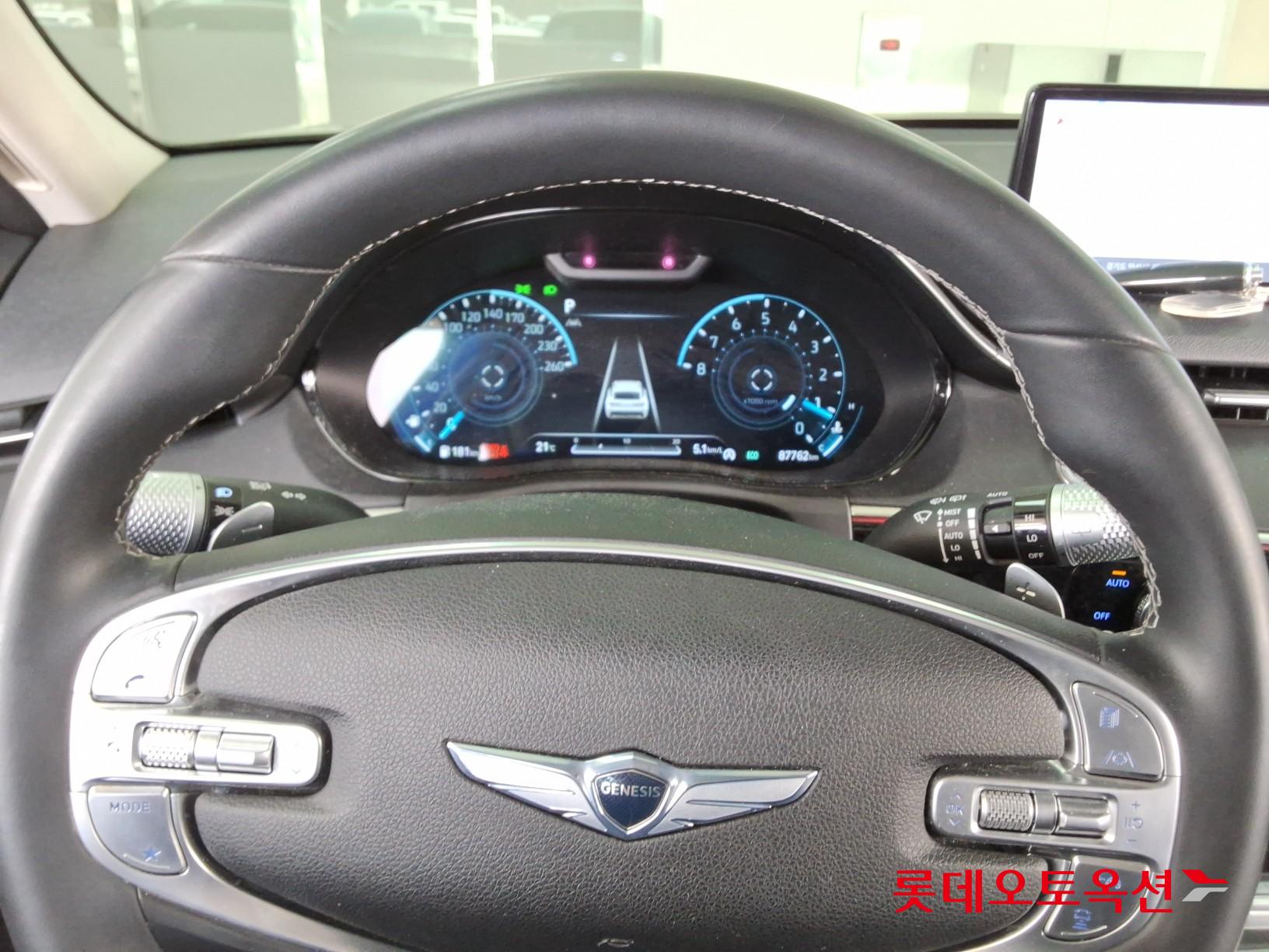 جينسس جي في 70