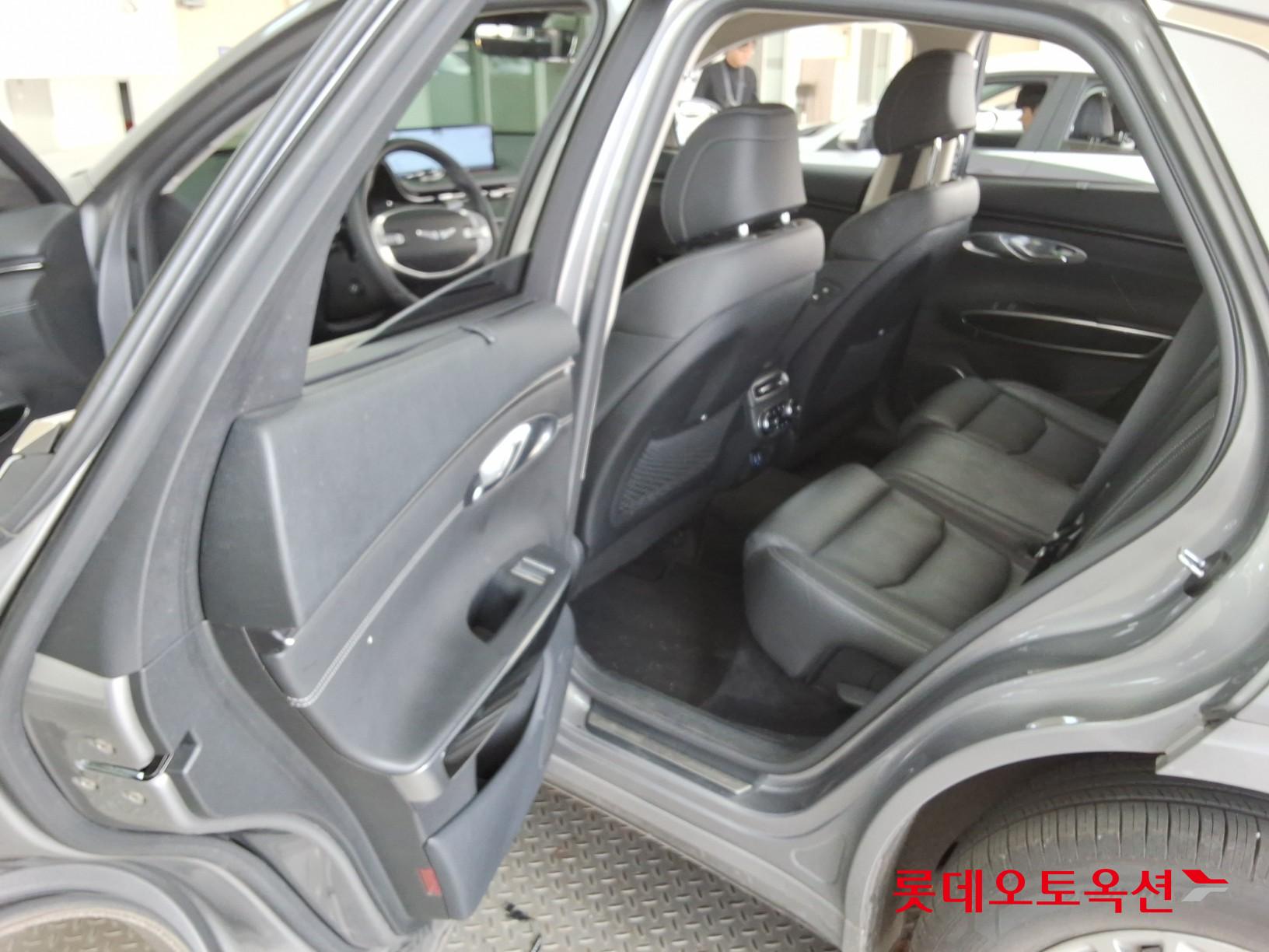 جينسس جي في 70