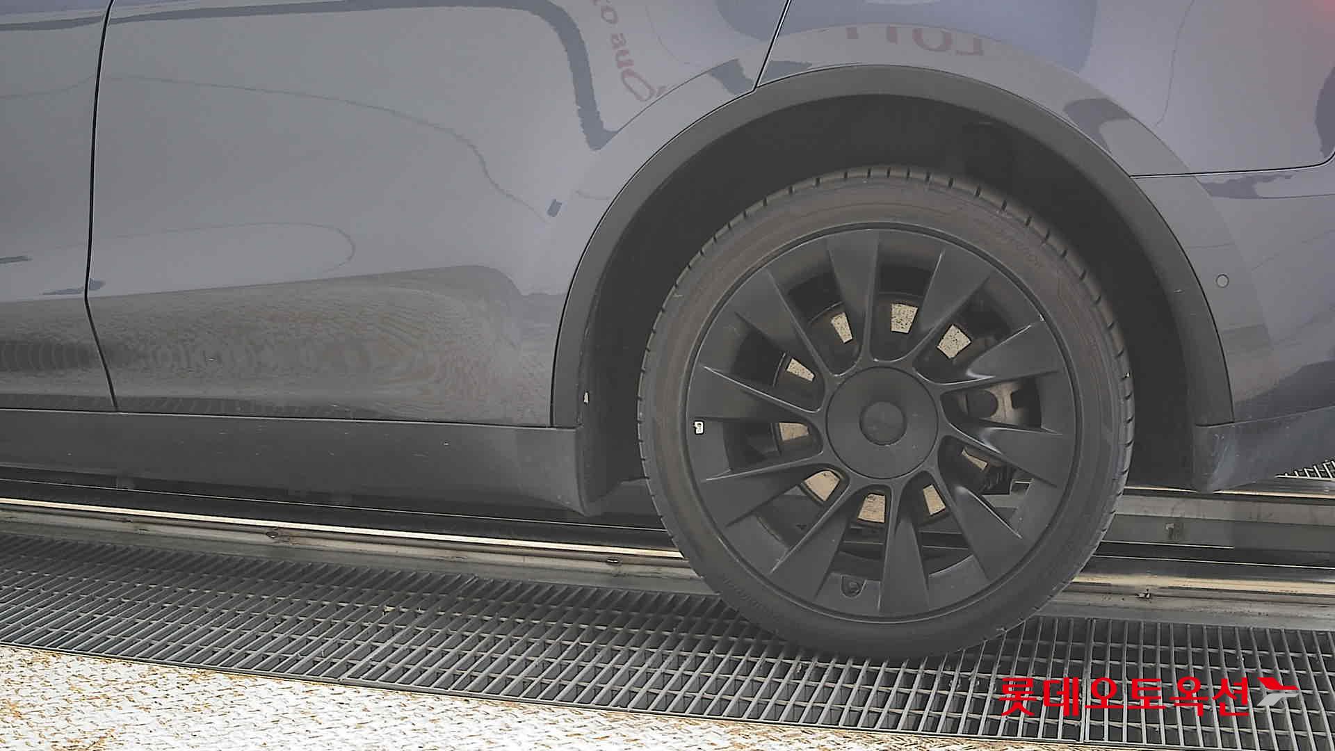 TESLA 모델 Y 롱레인지 2022 - 이미지 26