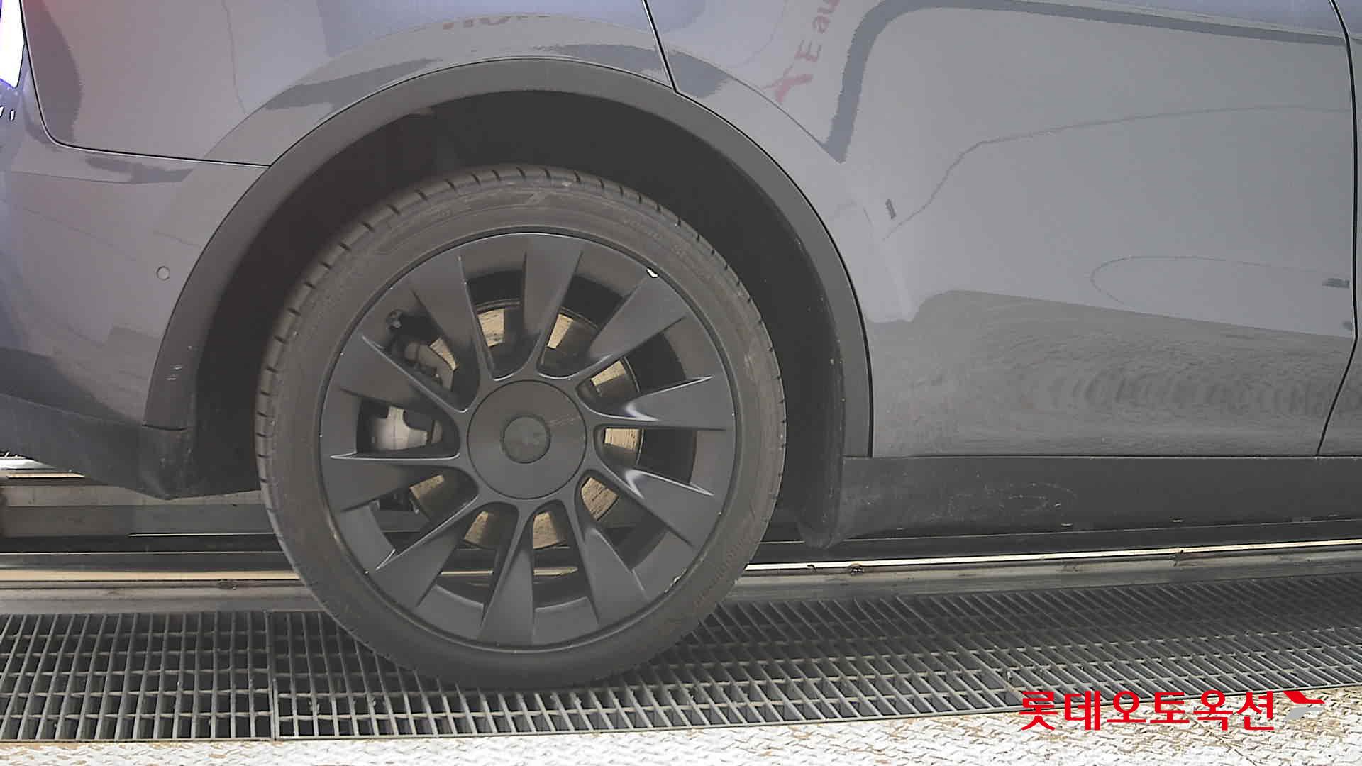 TESLA 모델 Y 롱레인지 2022 - 이미지 28