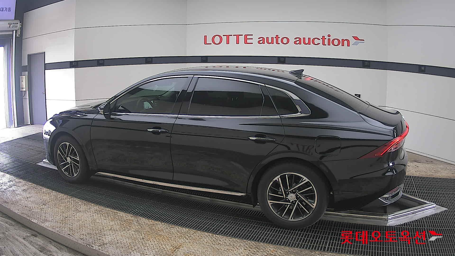 هيونداي أزيرا