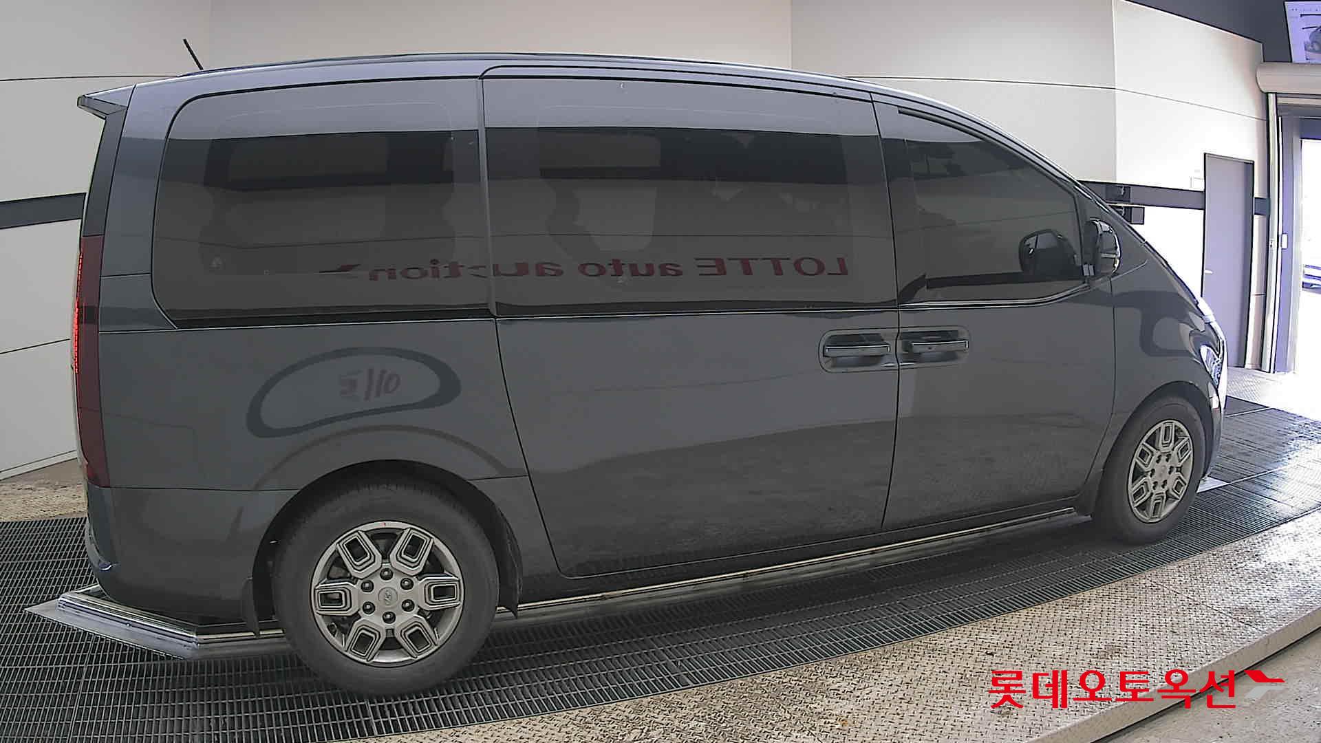 هيونداي ستاريا