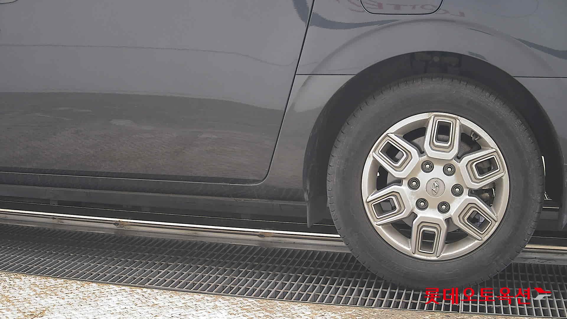 هيونداي ستاريا