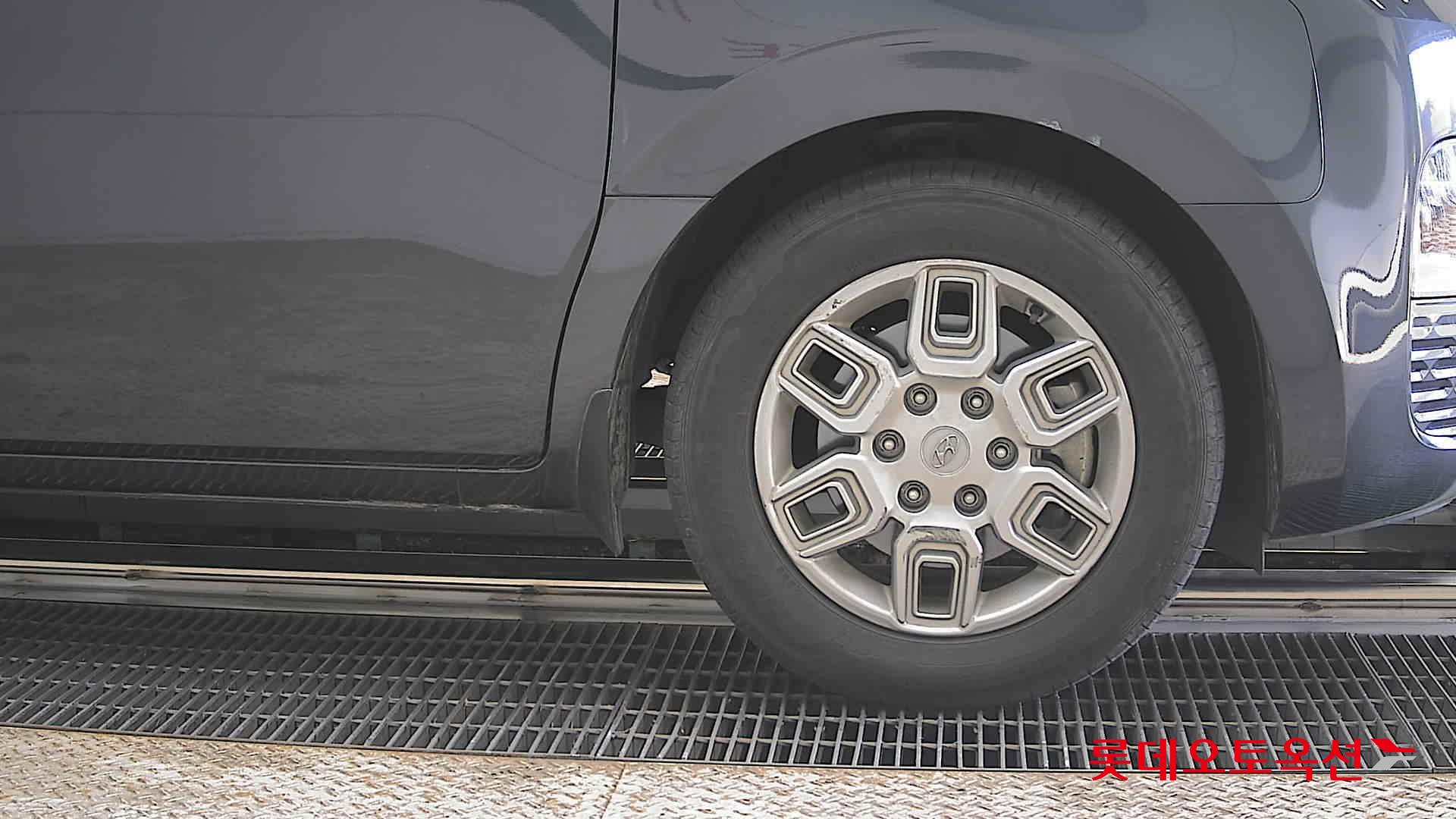 هيونداي ستاريا