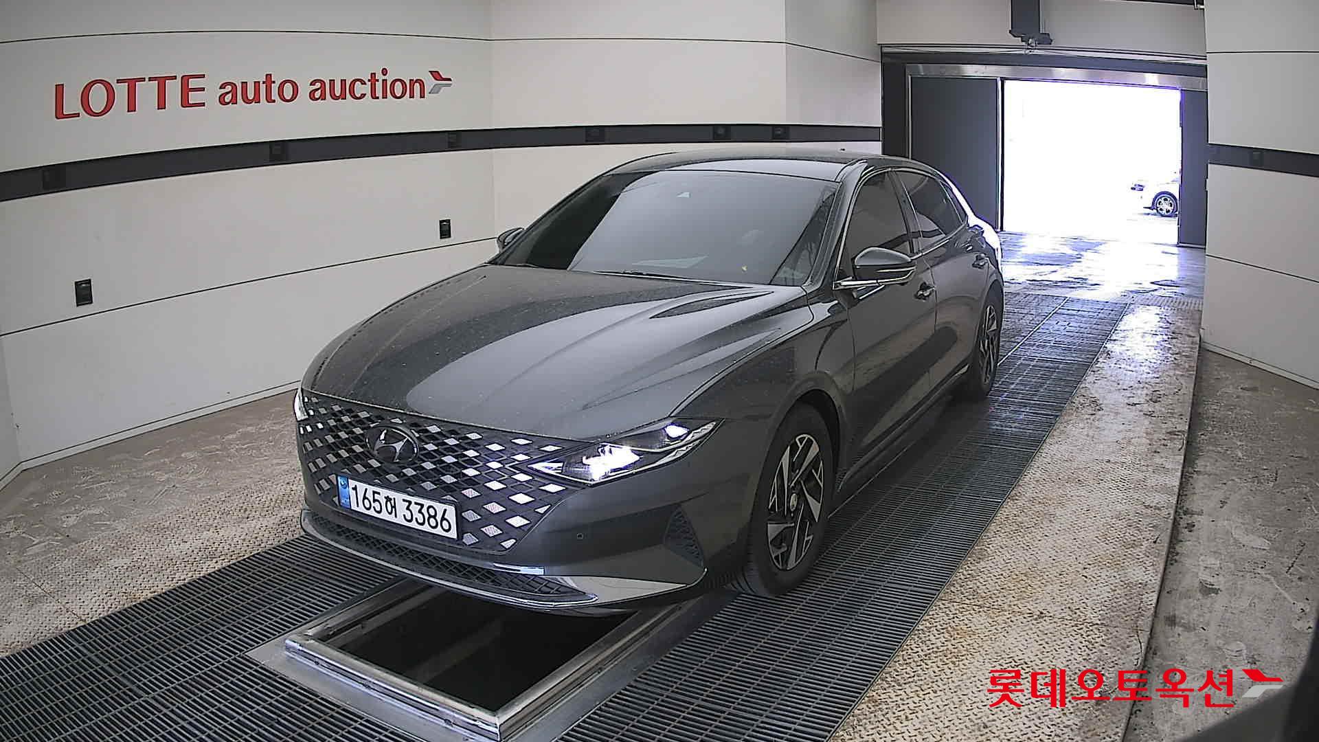 Hyundai Grandeur - 10