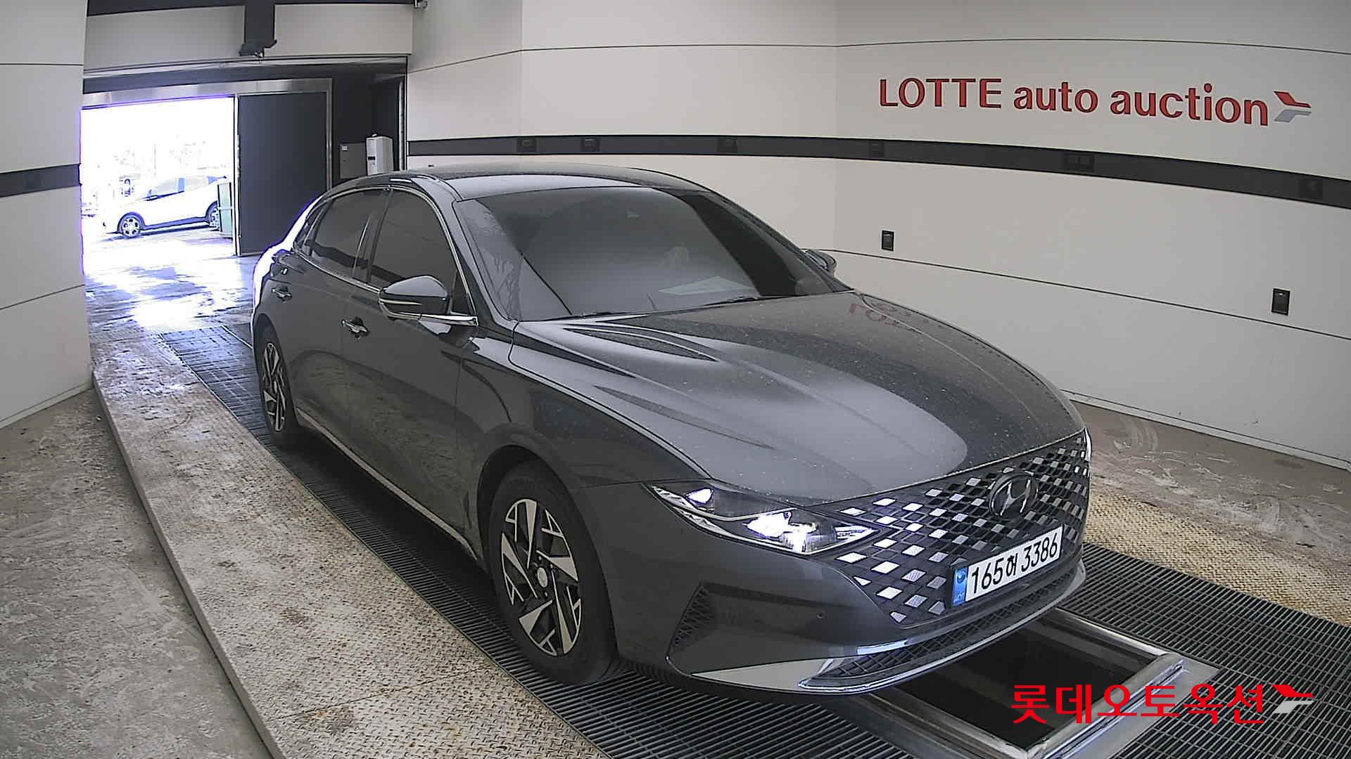 Hyundai Grandeur - 6