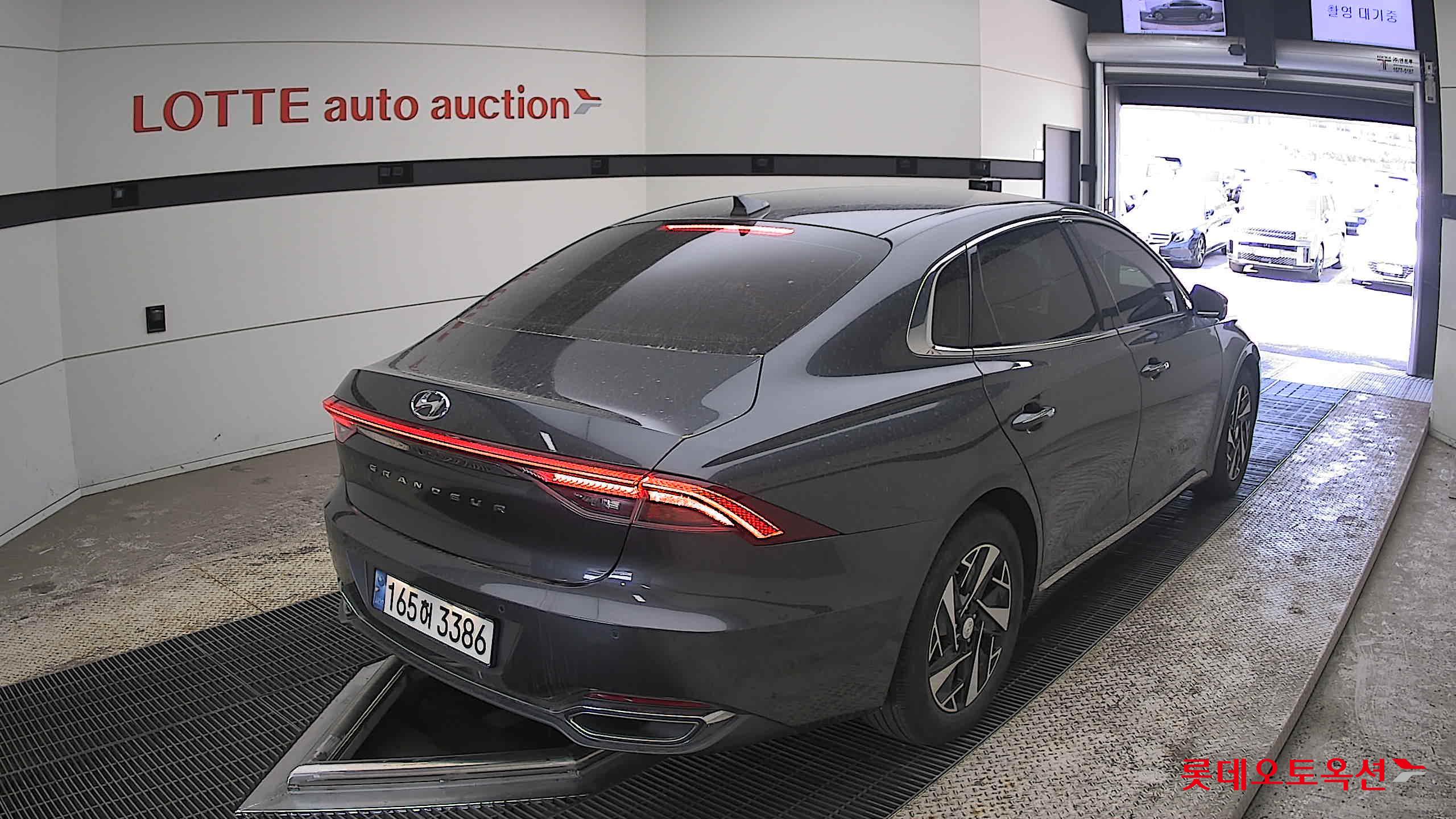 Hyundai Grandeur - 5