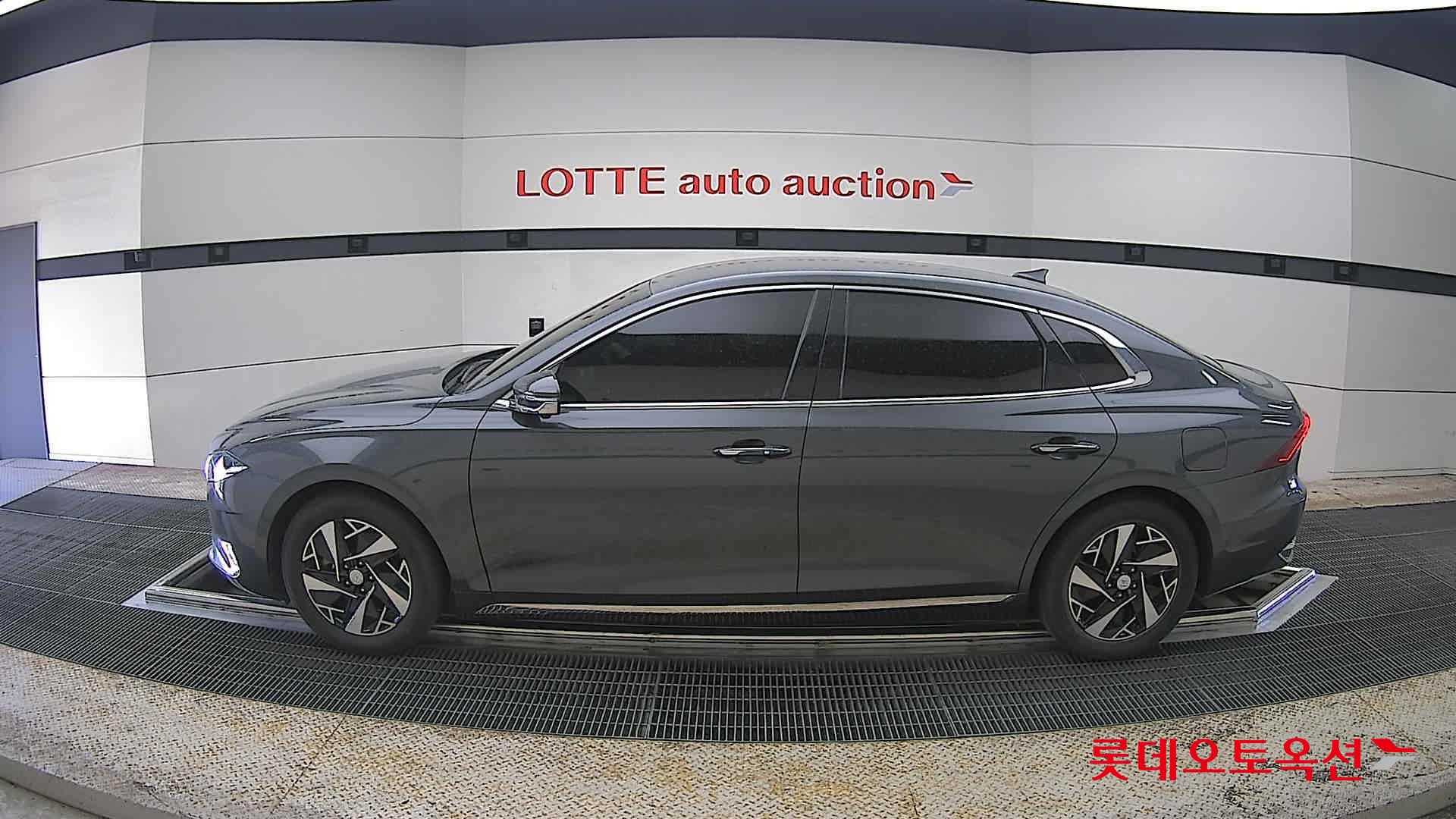 Hyundai Grandeur - 13