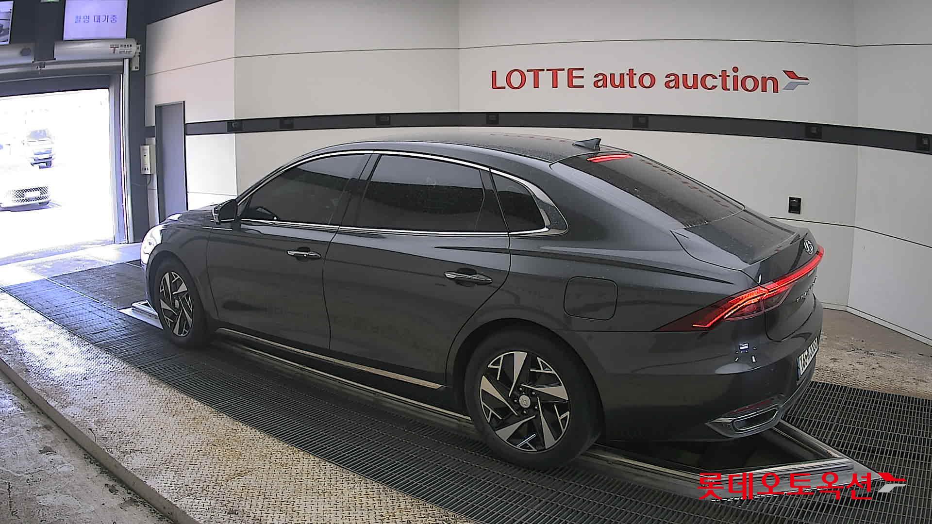 Hyundai Grandeur - 15