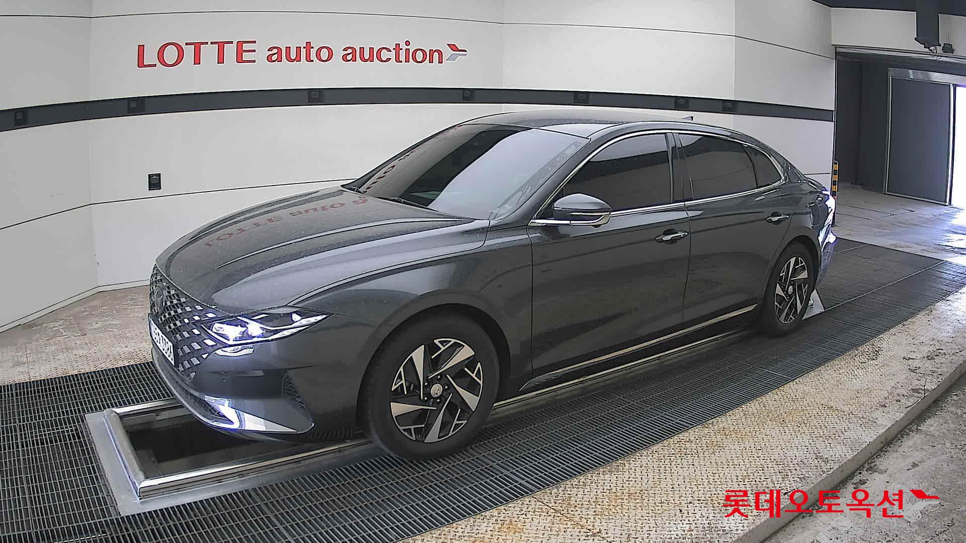Hyundai Grandeur - 11