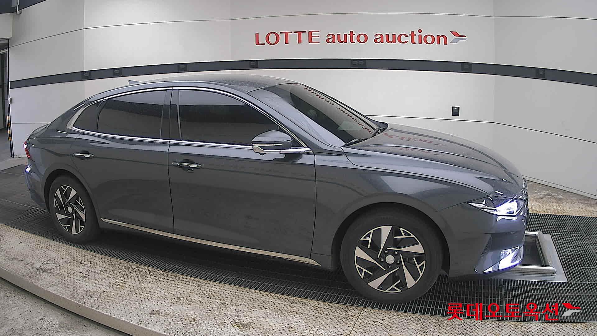 Hyundai Grandeur - 22