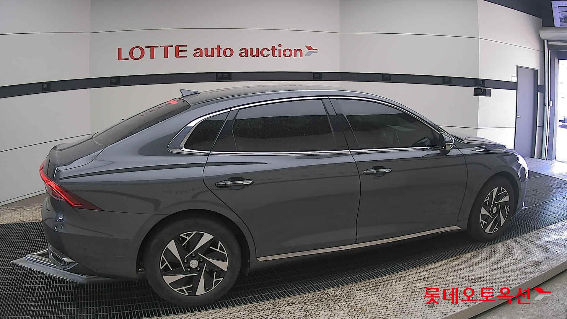 Hyundai Grandeur - 20