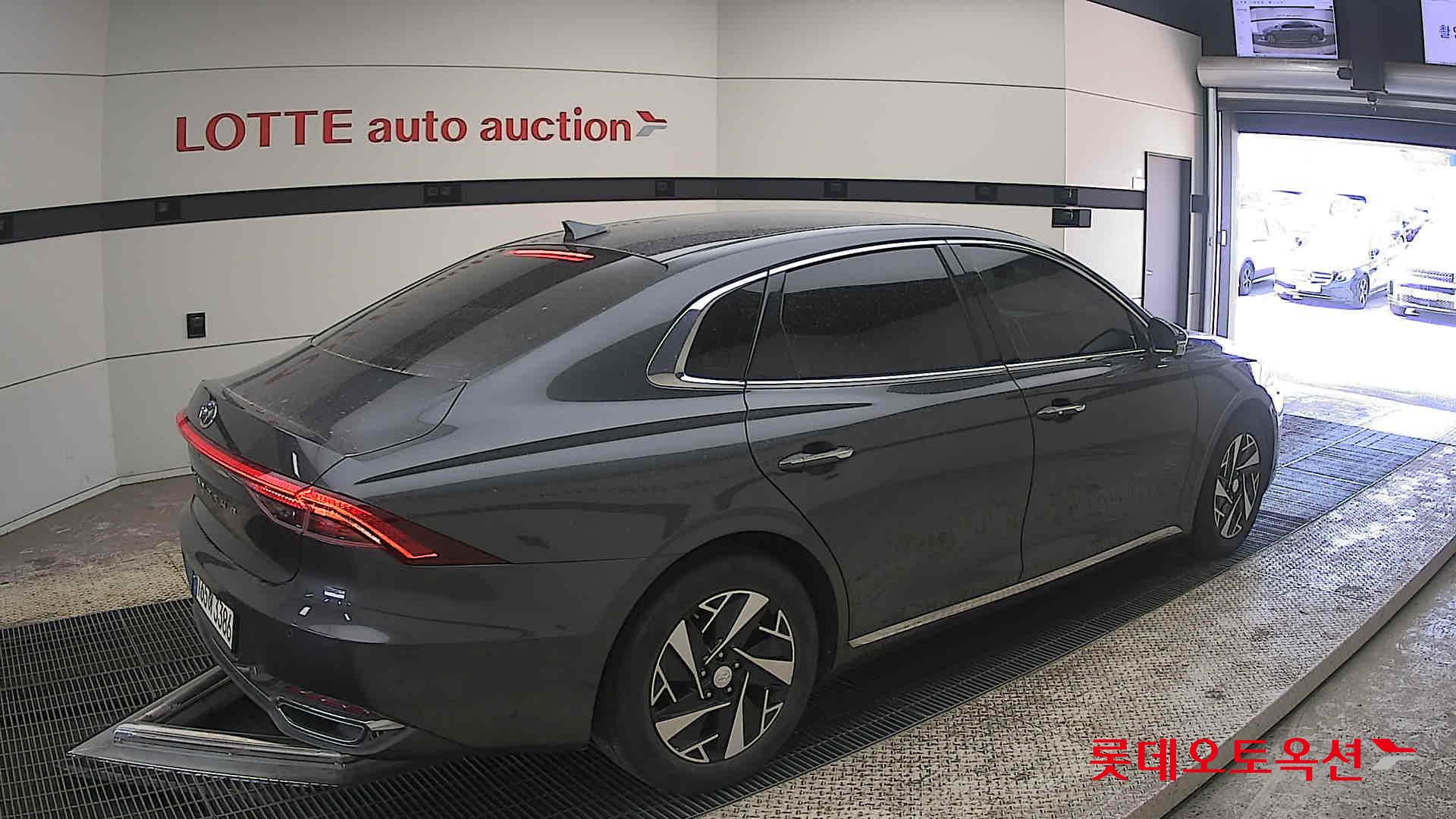 Hyundai Grandeur - 19