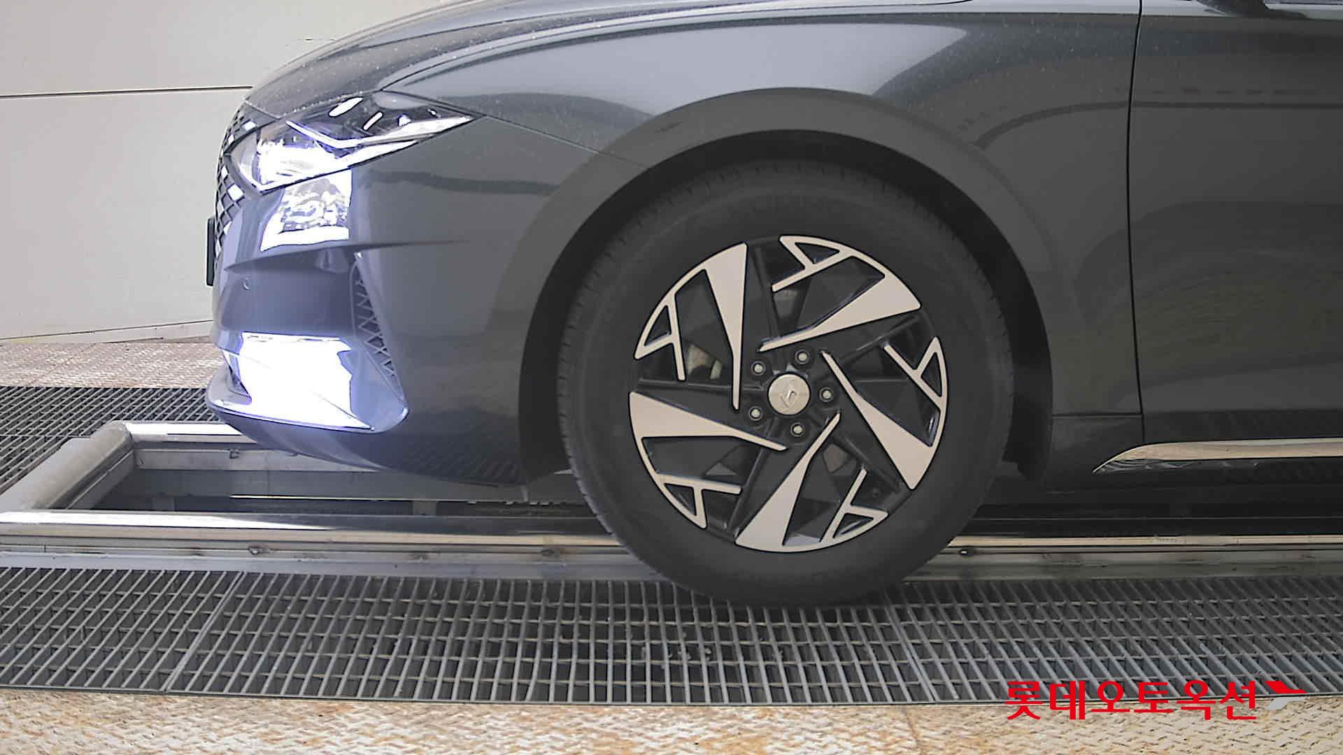 Hyundai Grandeur - 25